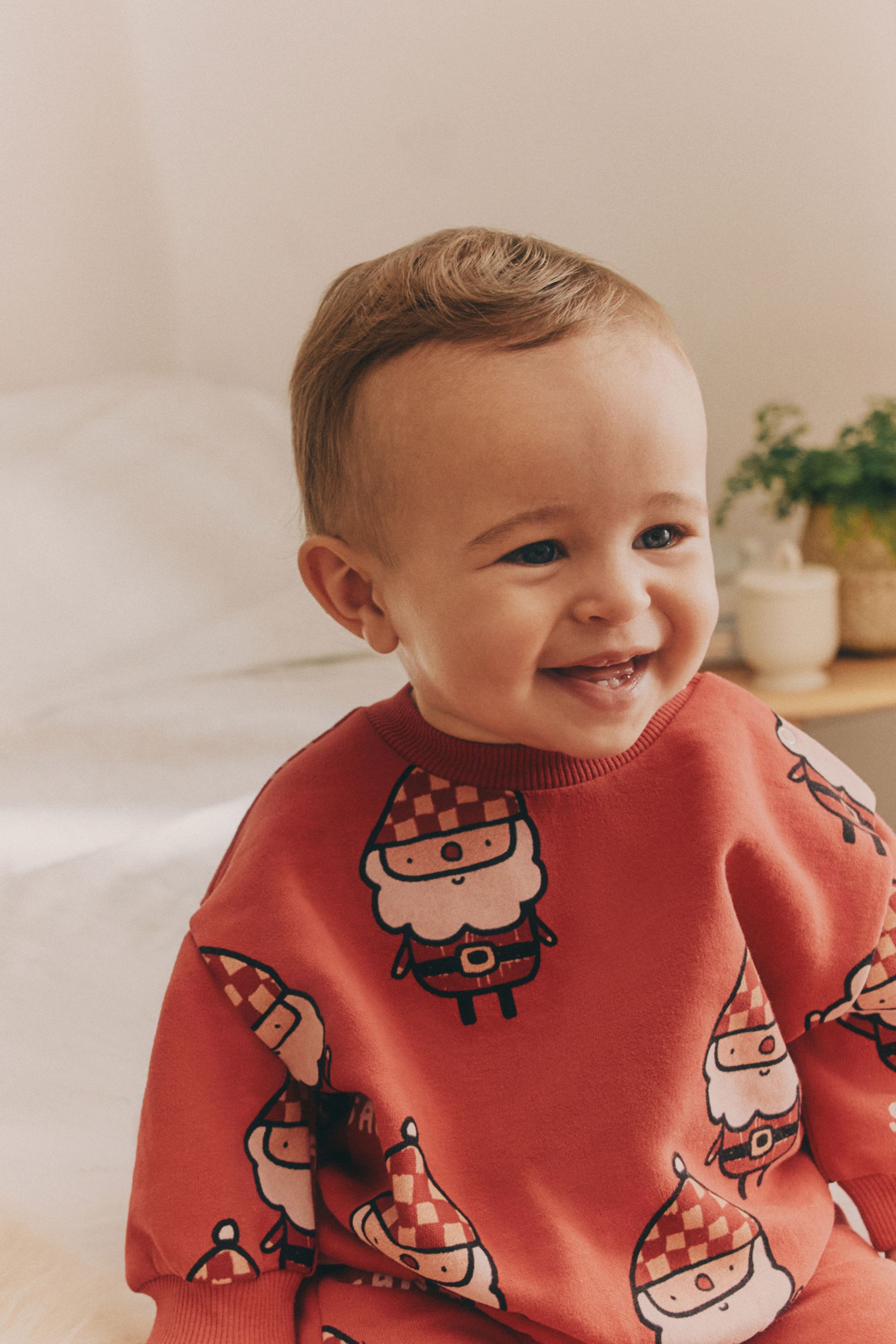 Baby red sweatshirt outlet