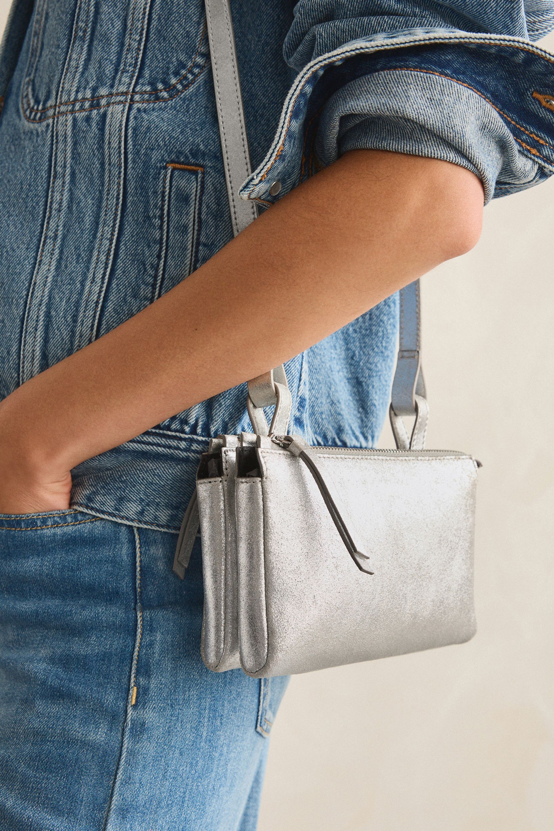Small silver cross body bag discount
