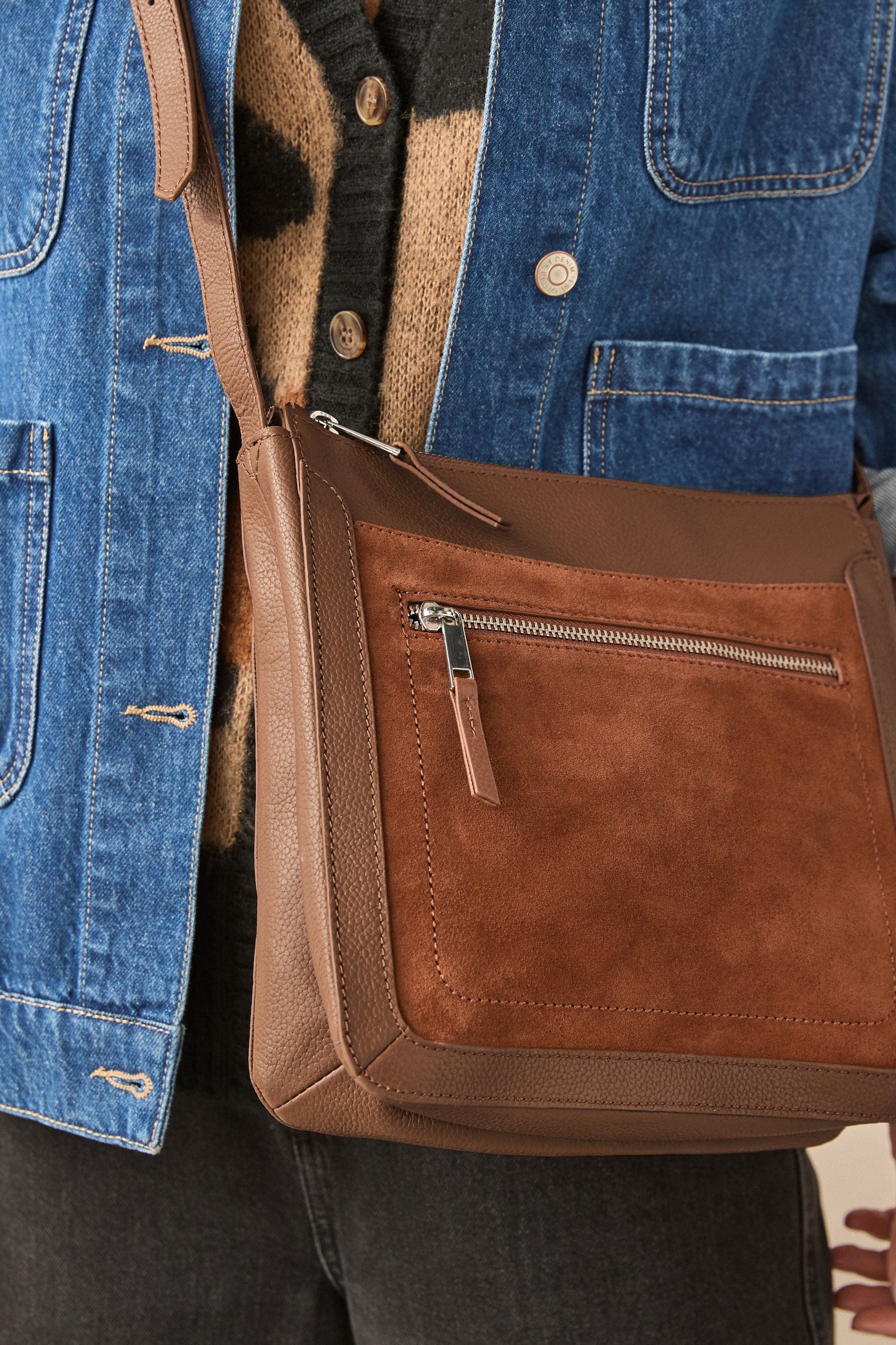 Tan Brown Leather Pocket Messenger Bag