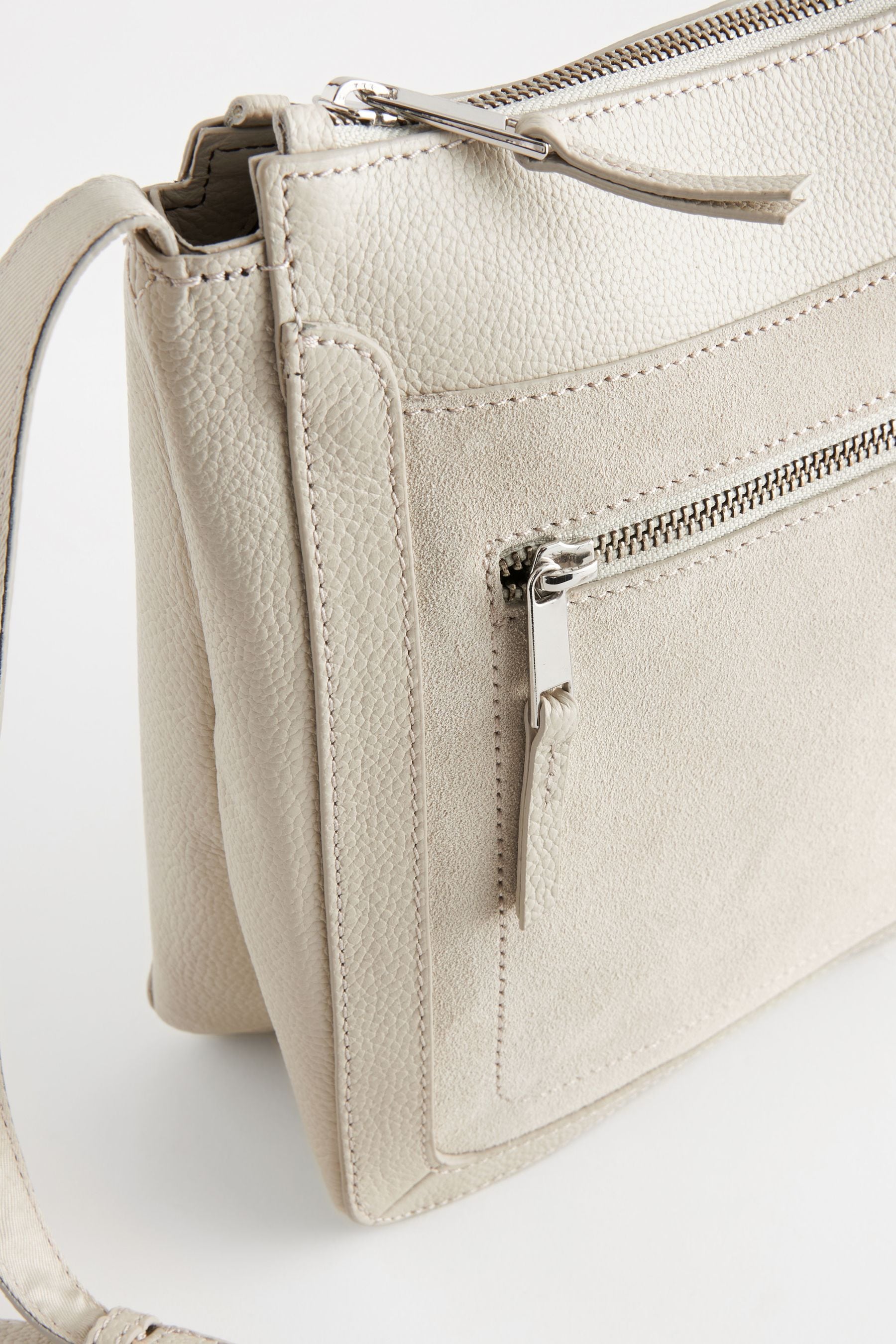 Relic sling bag hot sale