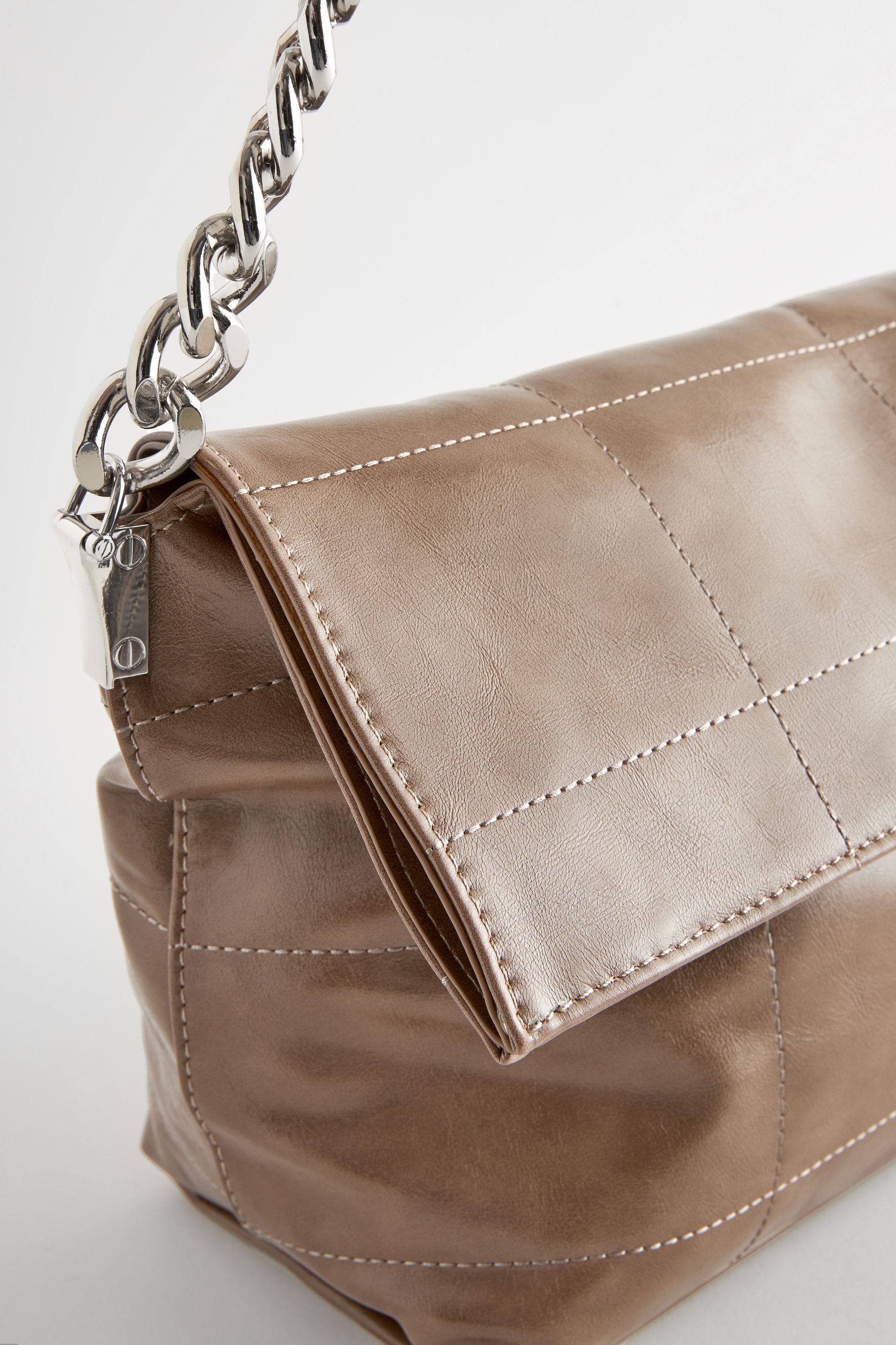 Chain shoulder 2025