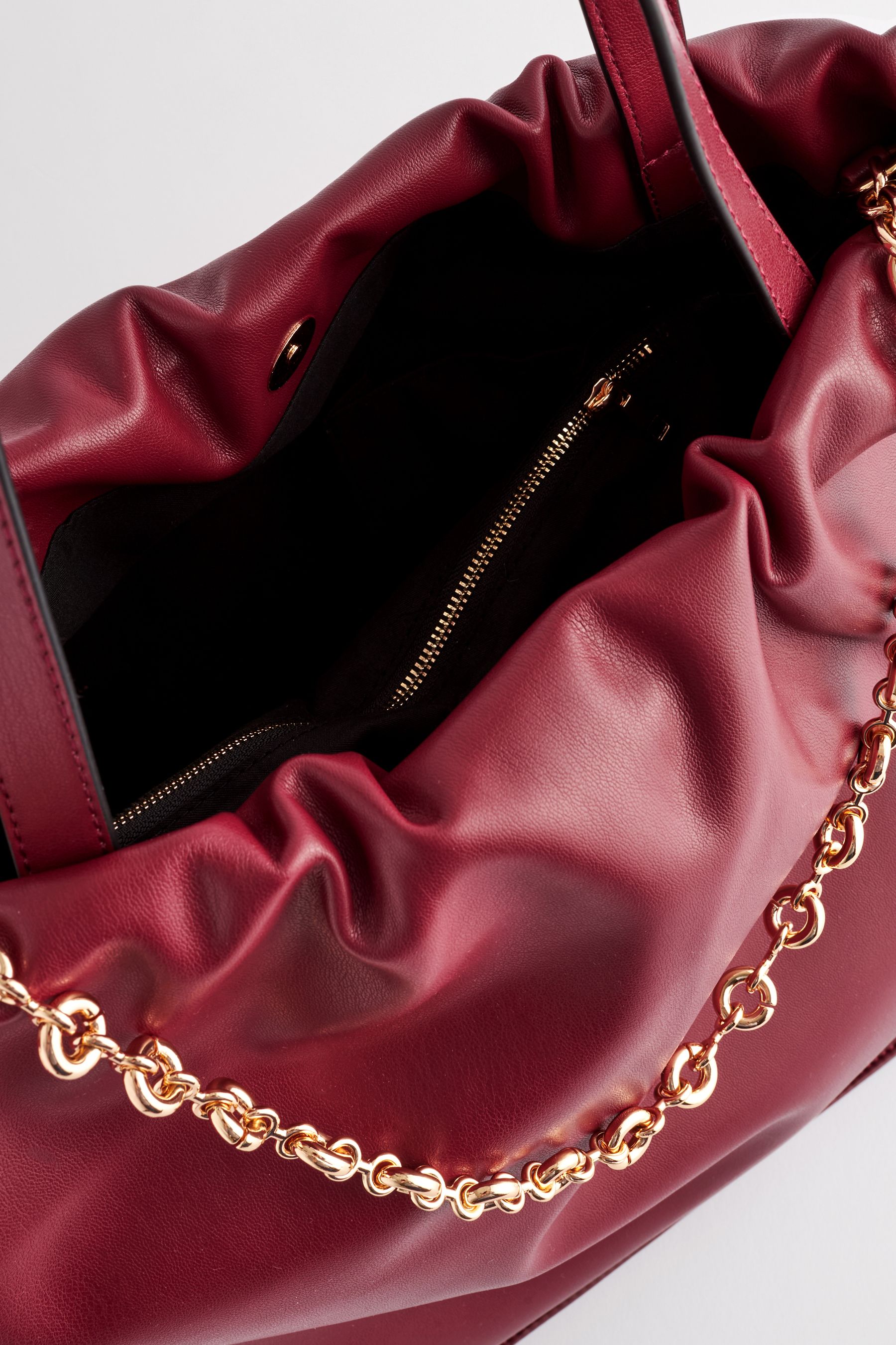 Red chain shoulder bag online
