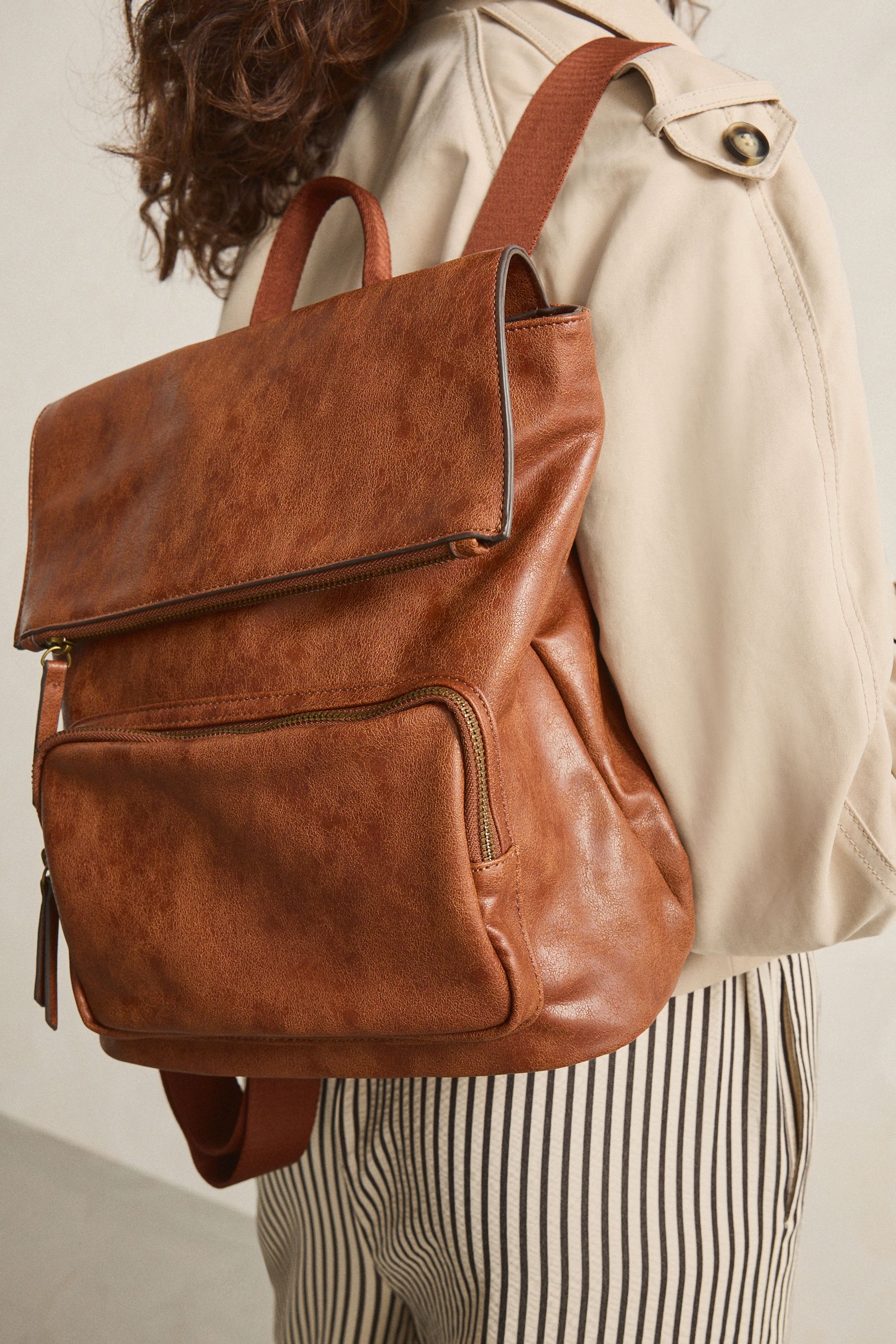 Tan colour backpack cheap