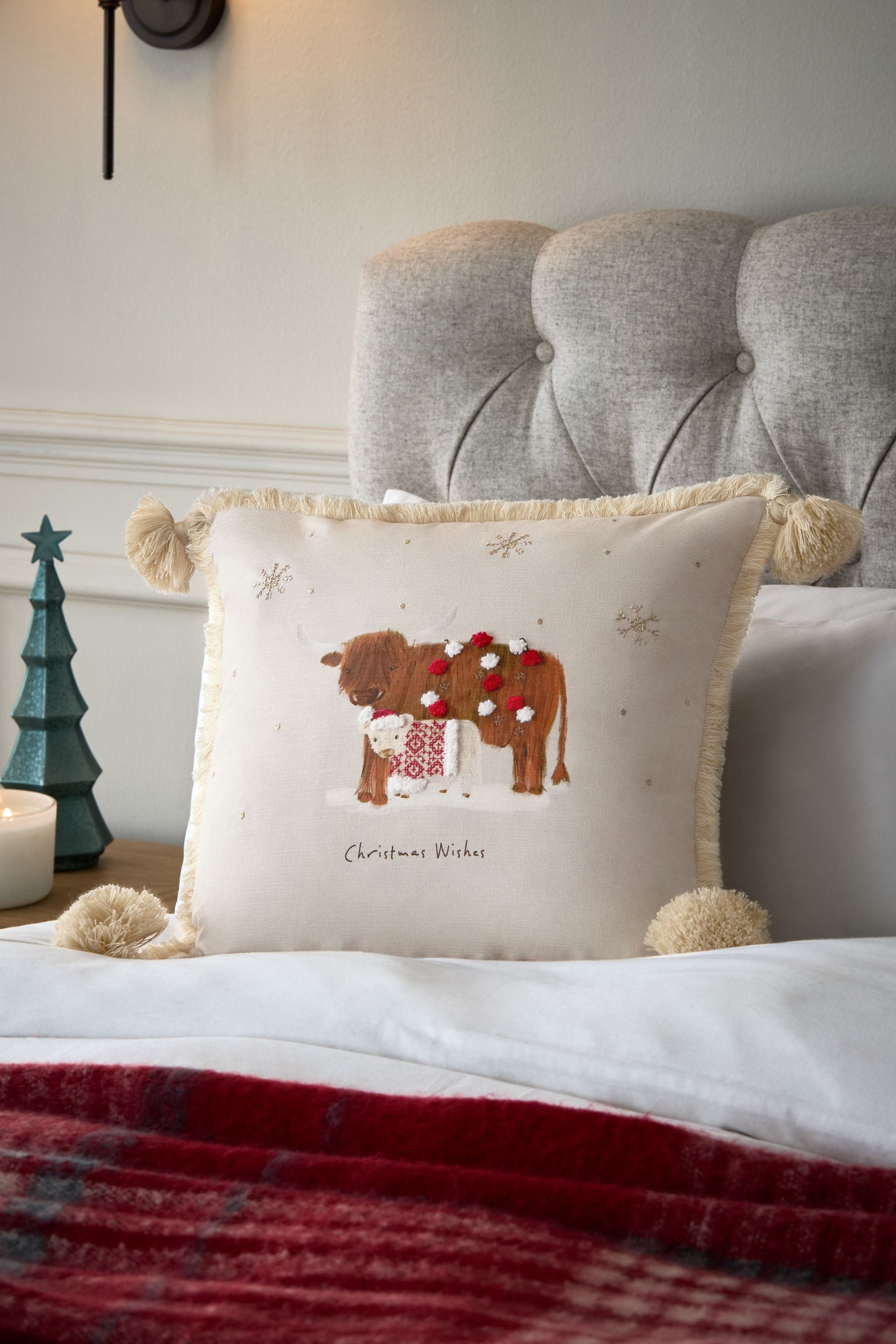 White shops christmas cushions