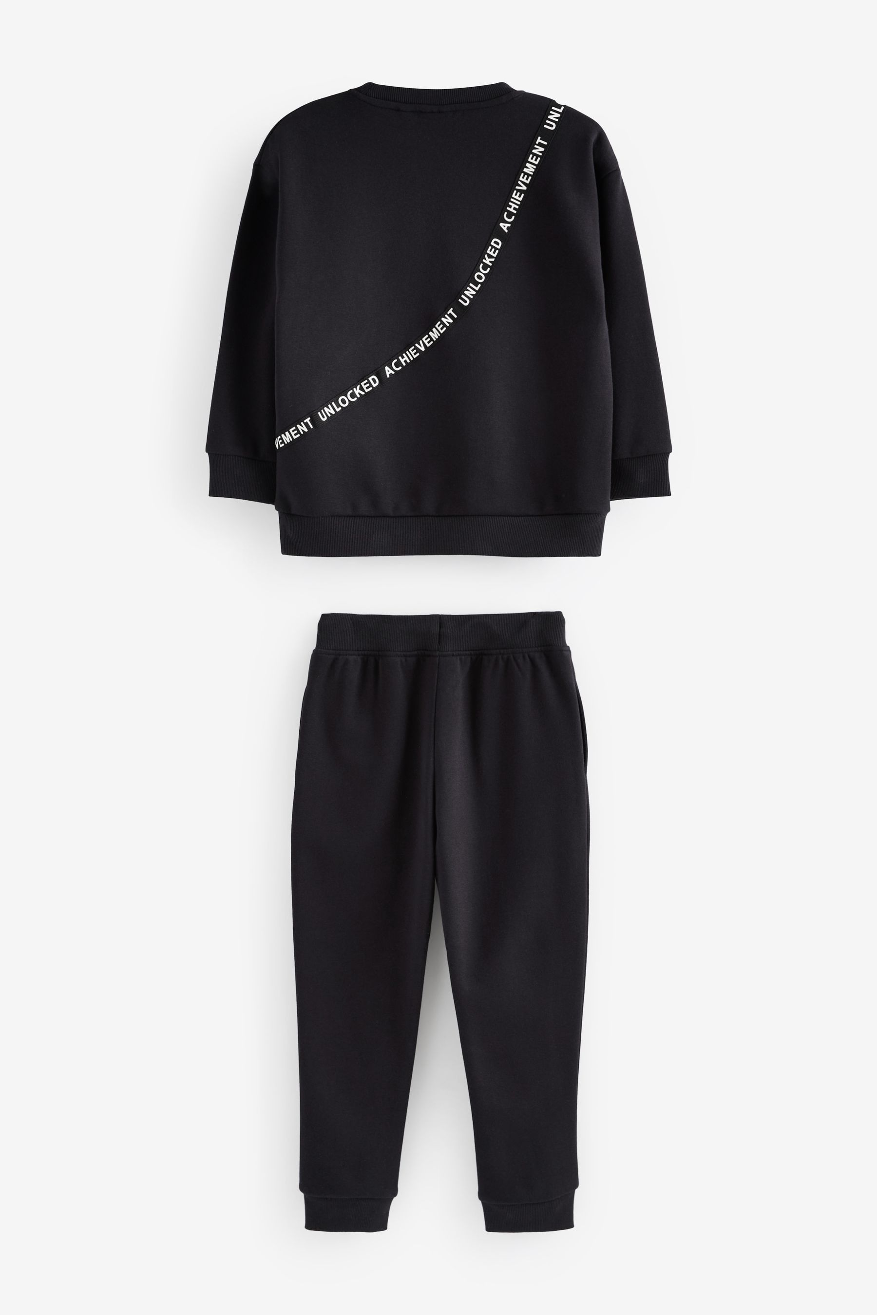 Crew and joggers set 2025