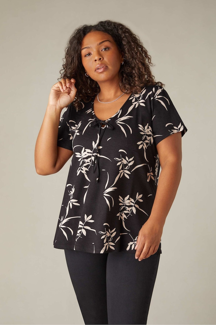 Live Unlimited Curve Top mit Blumenmuster  Print Jersey und Krawatte vorne - Bild 1 von 6