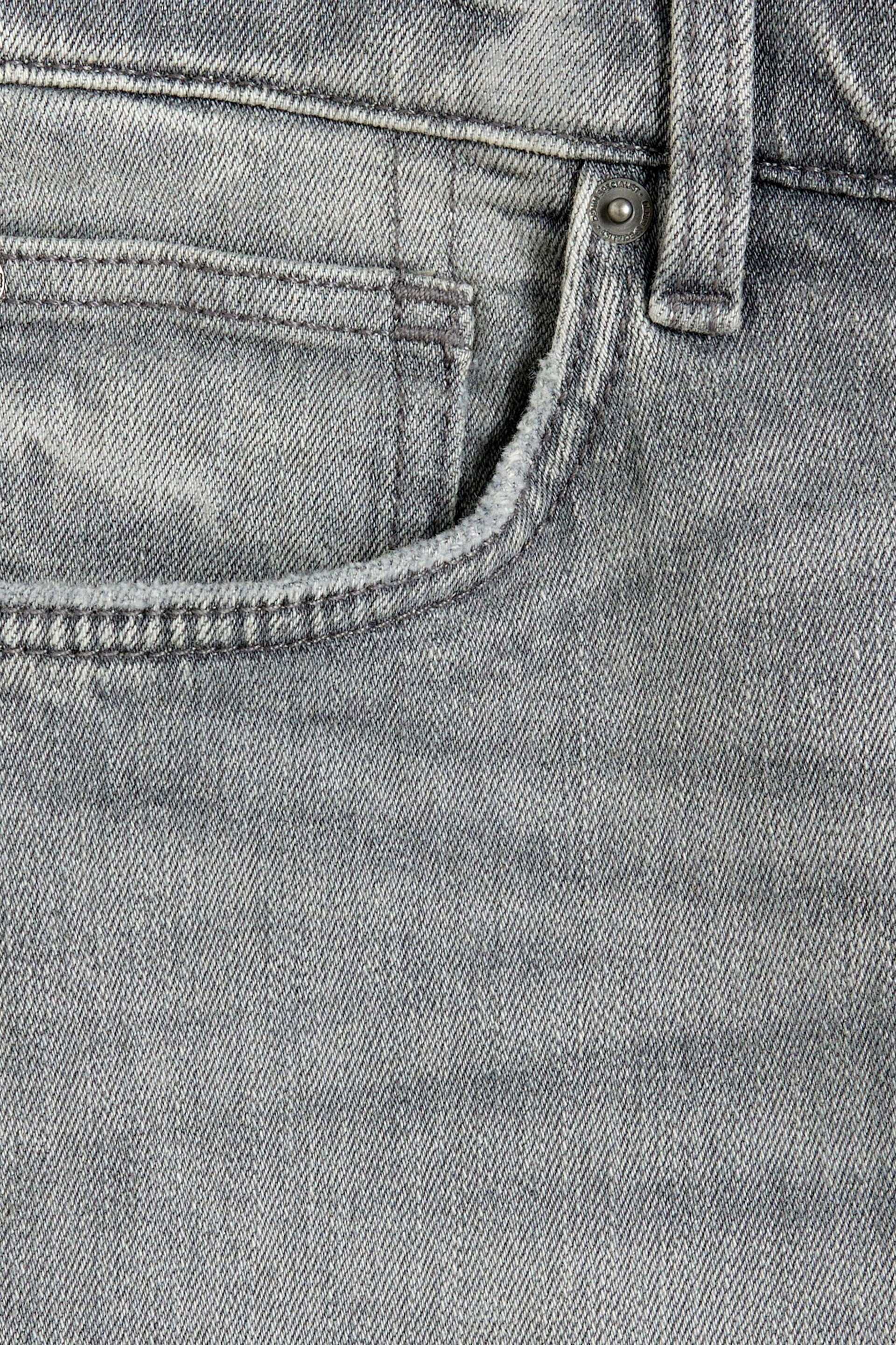 River Island Grey Slim Denim Shorts - Image 4 of 4