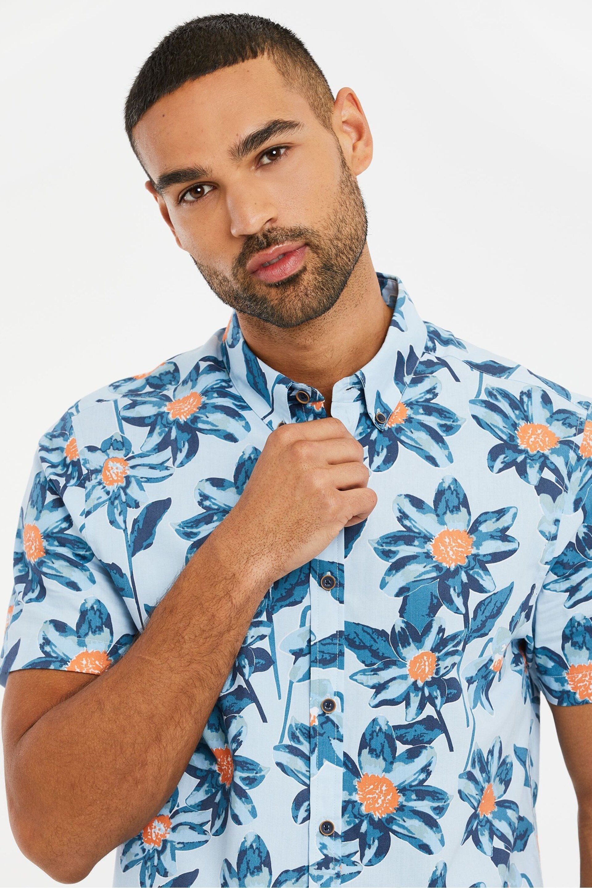 Threadbare Blue Chrome Cotton Tropical Print Short Sleeve Shirt - Image 4 of 4