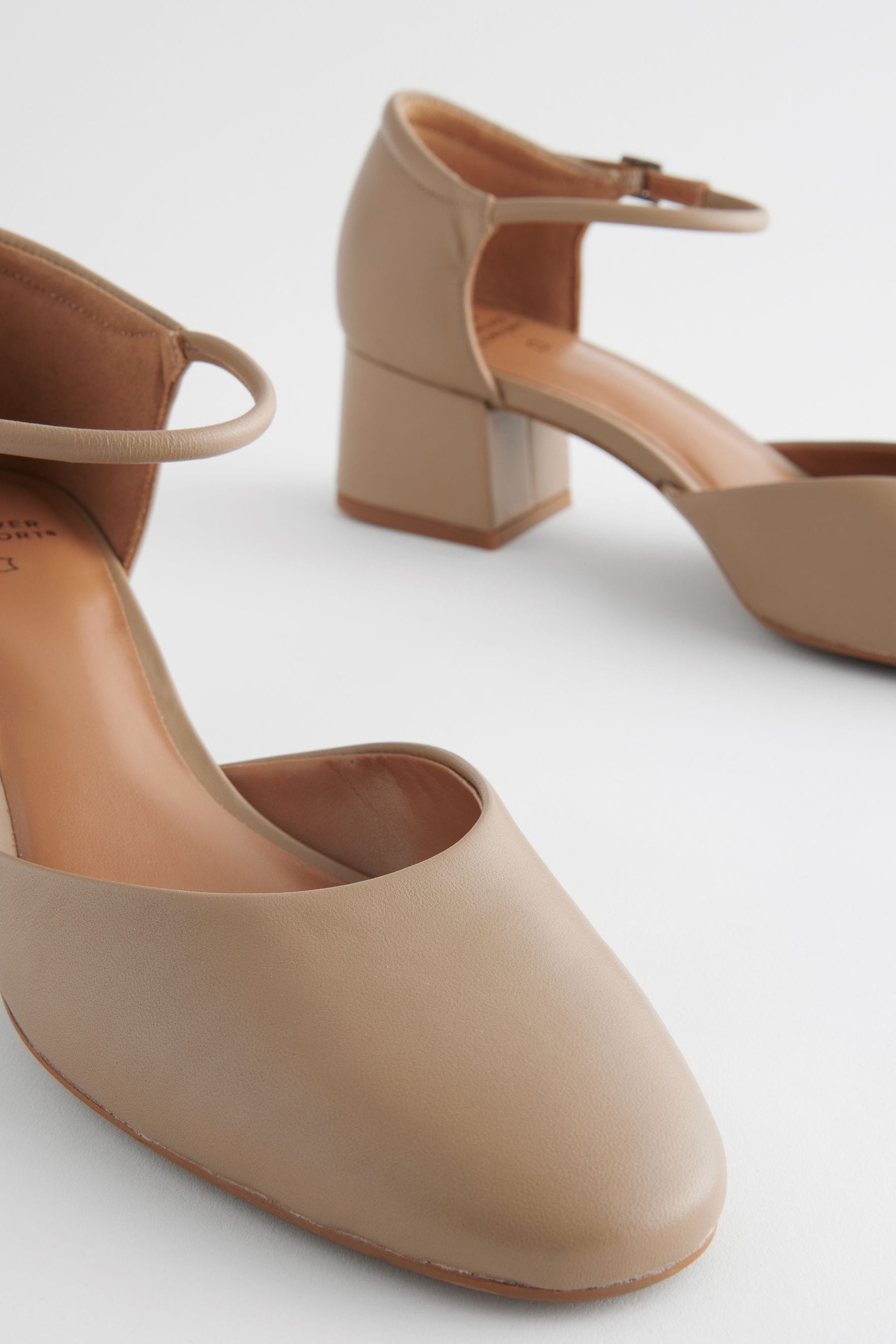 Taupe closed toe heels cheap