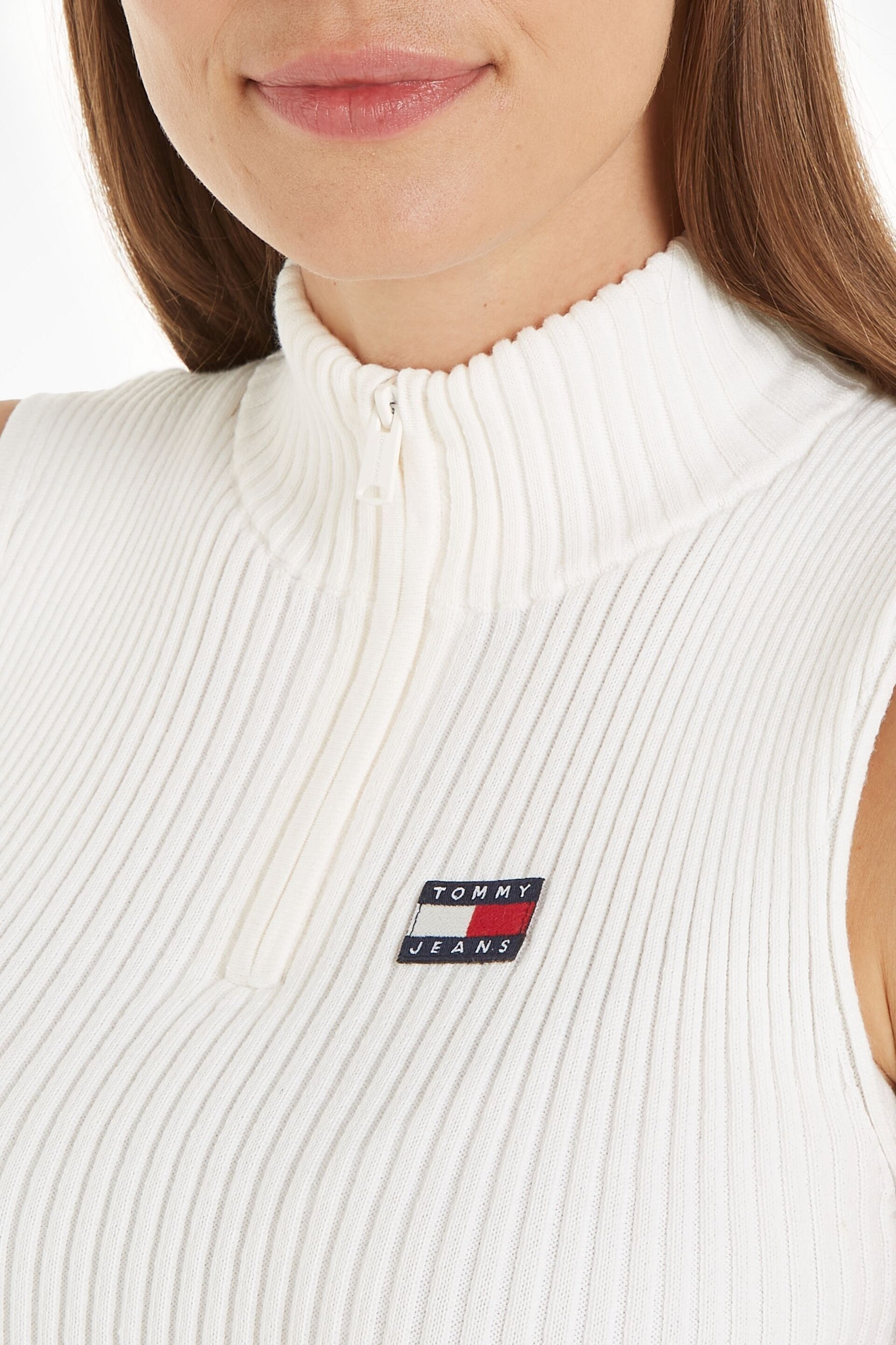 Tommy Jeans Zip Badge Sweater Vest - Image 3 of 6