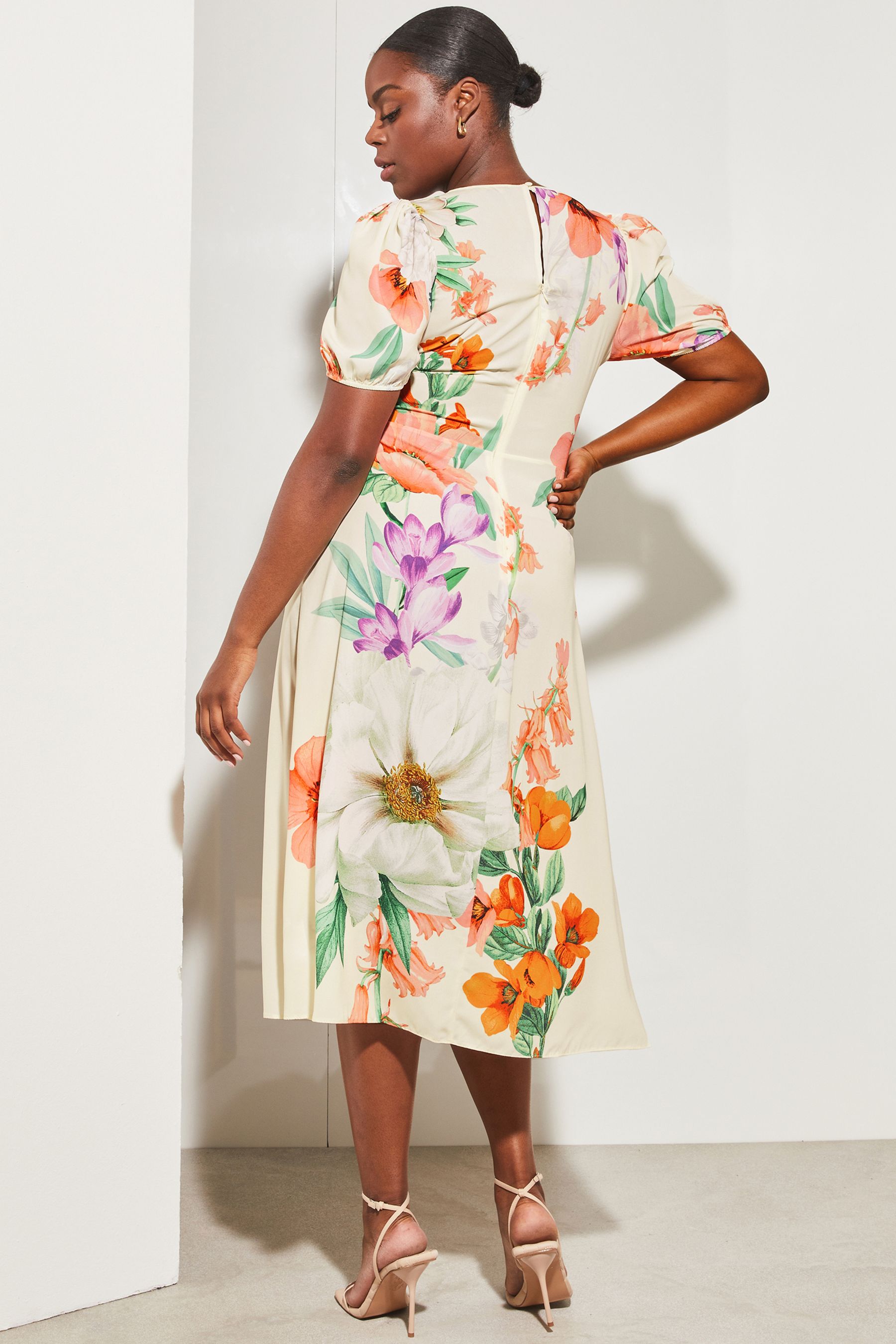 Buy Lipsy Cream Curve Woven Underbust Puff Sleeve Summer Midi Dress from Next Luxembourg
