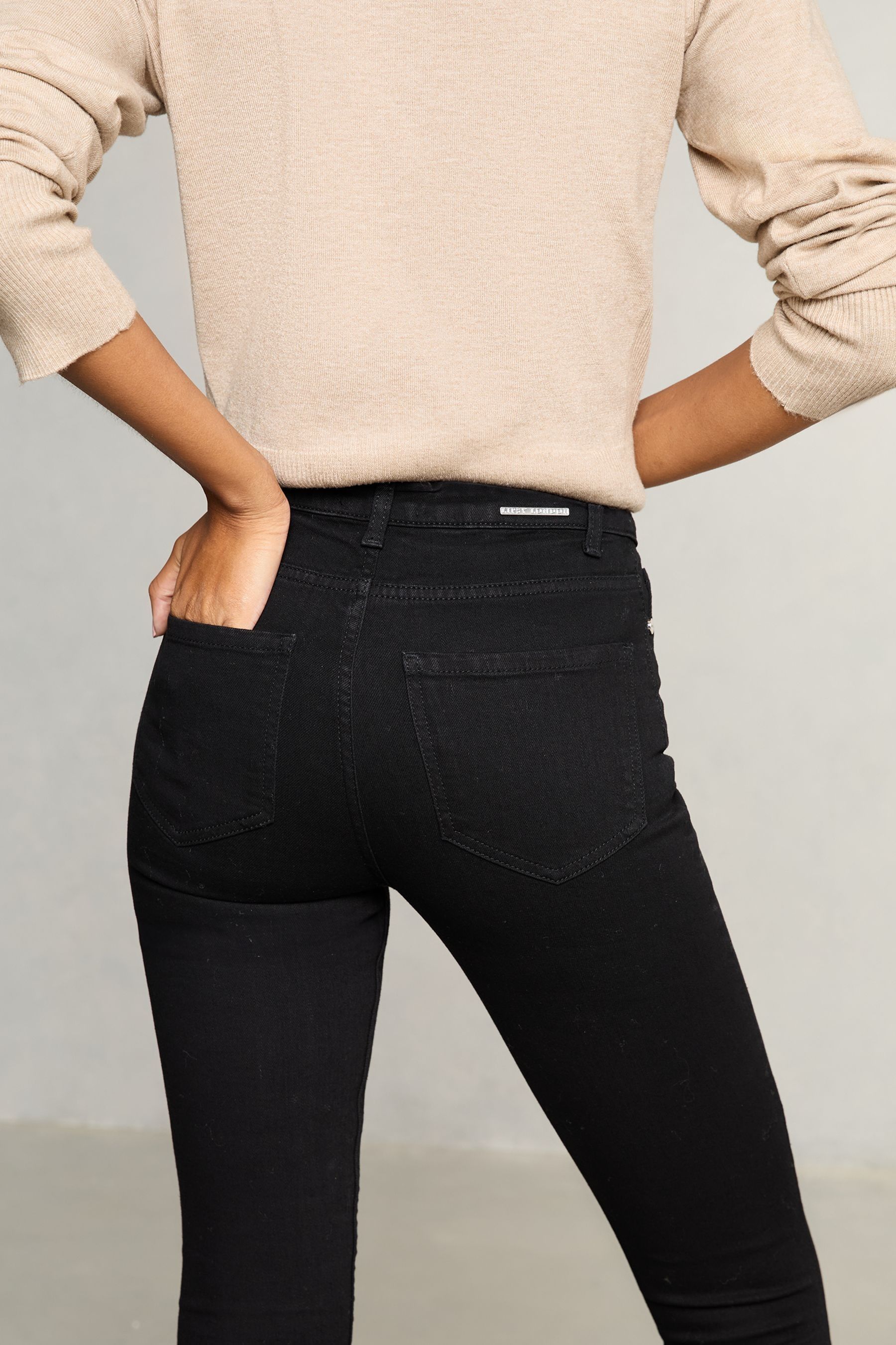 Lipsy Solid Black Mid Rise Skinny Jeans