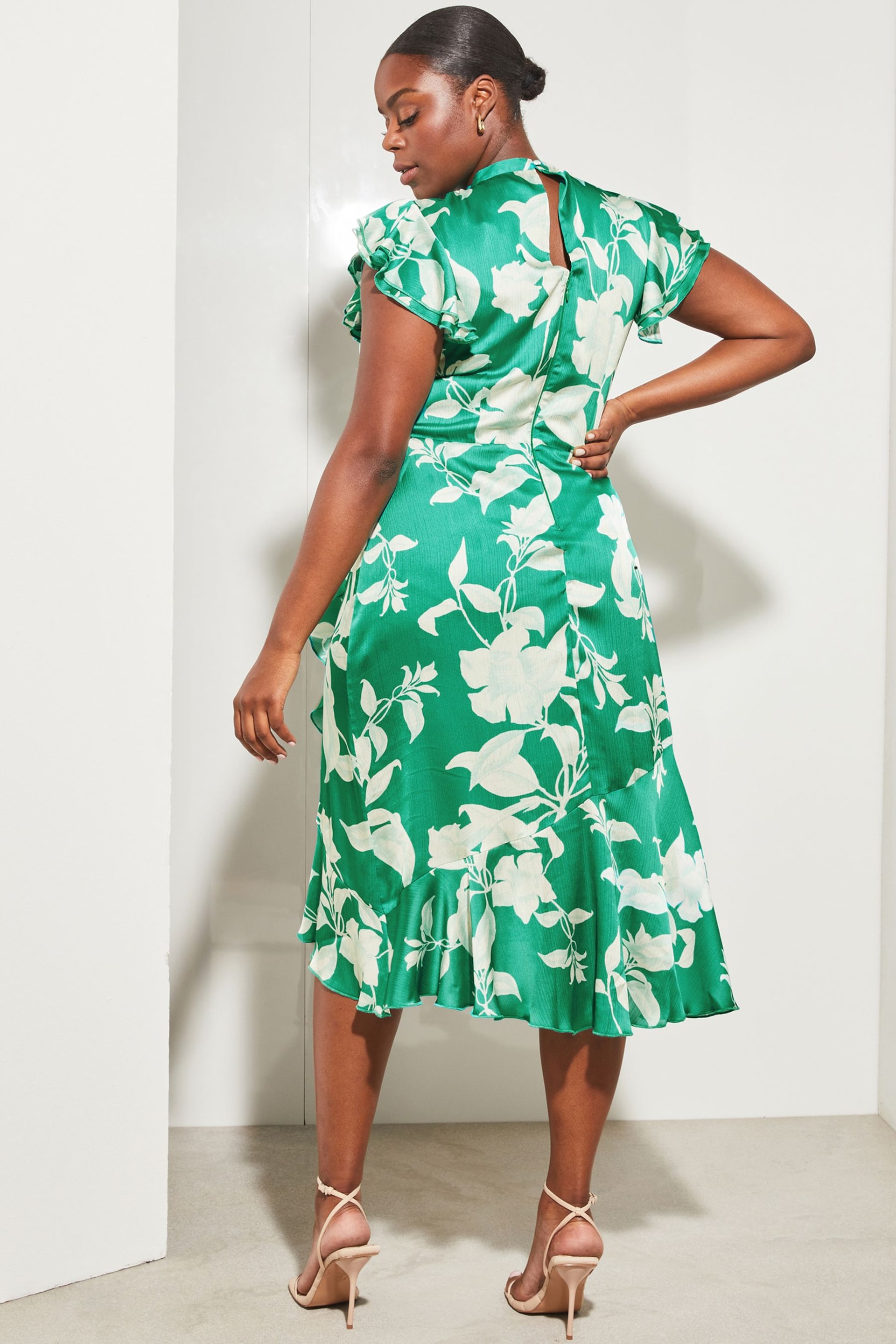 Lipsy Green Printed Curve Printed Keyhole Ruffle Fit and Flare Midi Dress - Image 2 of 4