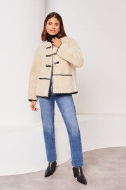 Lipsy Cream Petite Shearling Clasp Detail Jacket - Image 3 of 4