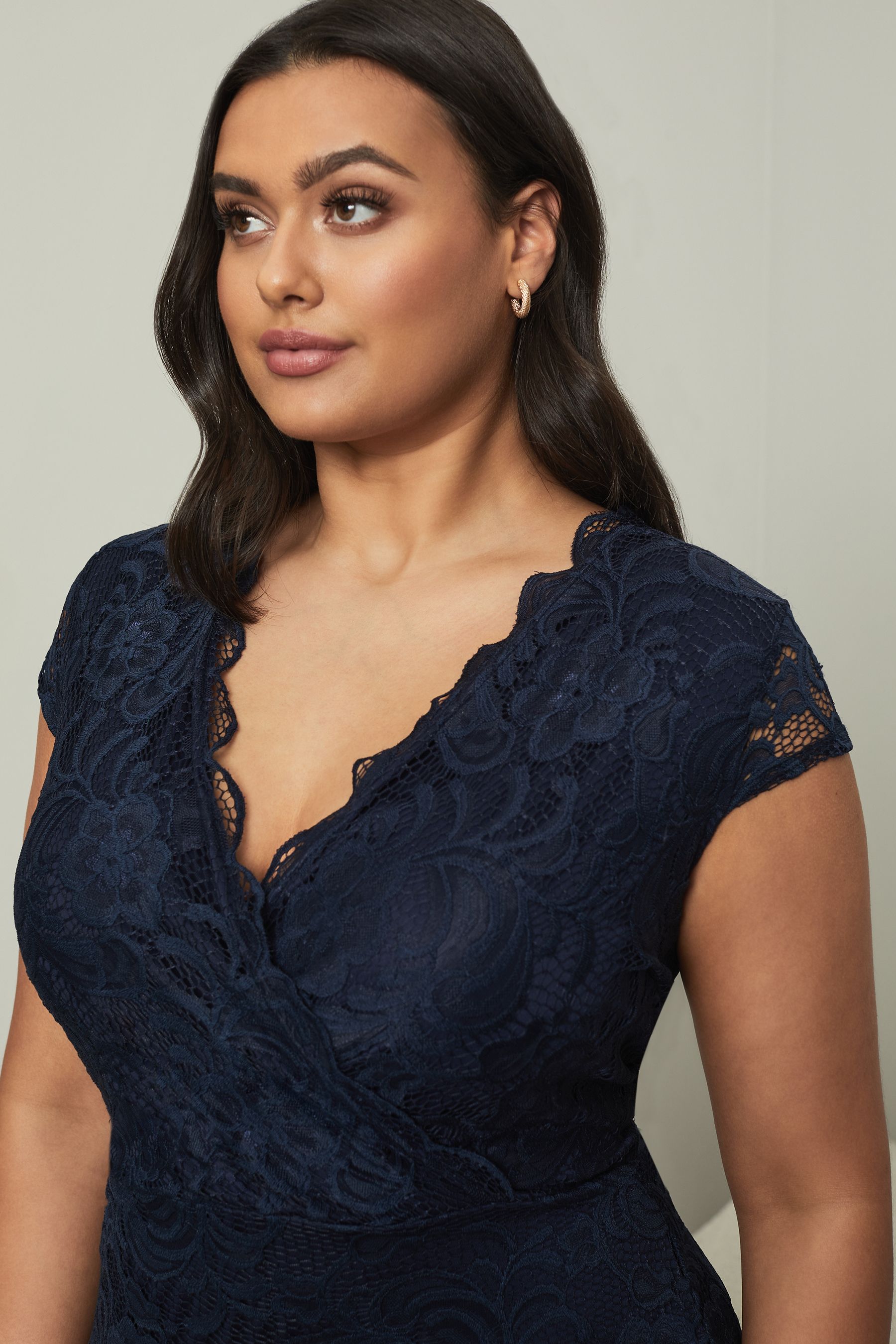 Lipsy v neck lace bodycon dress hot sale