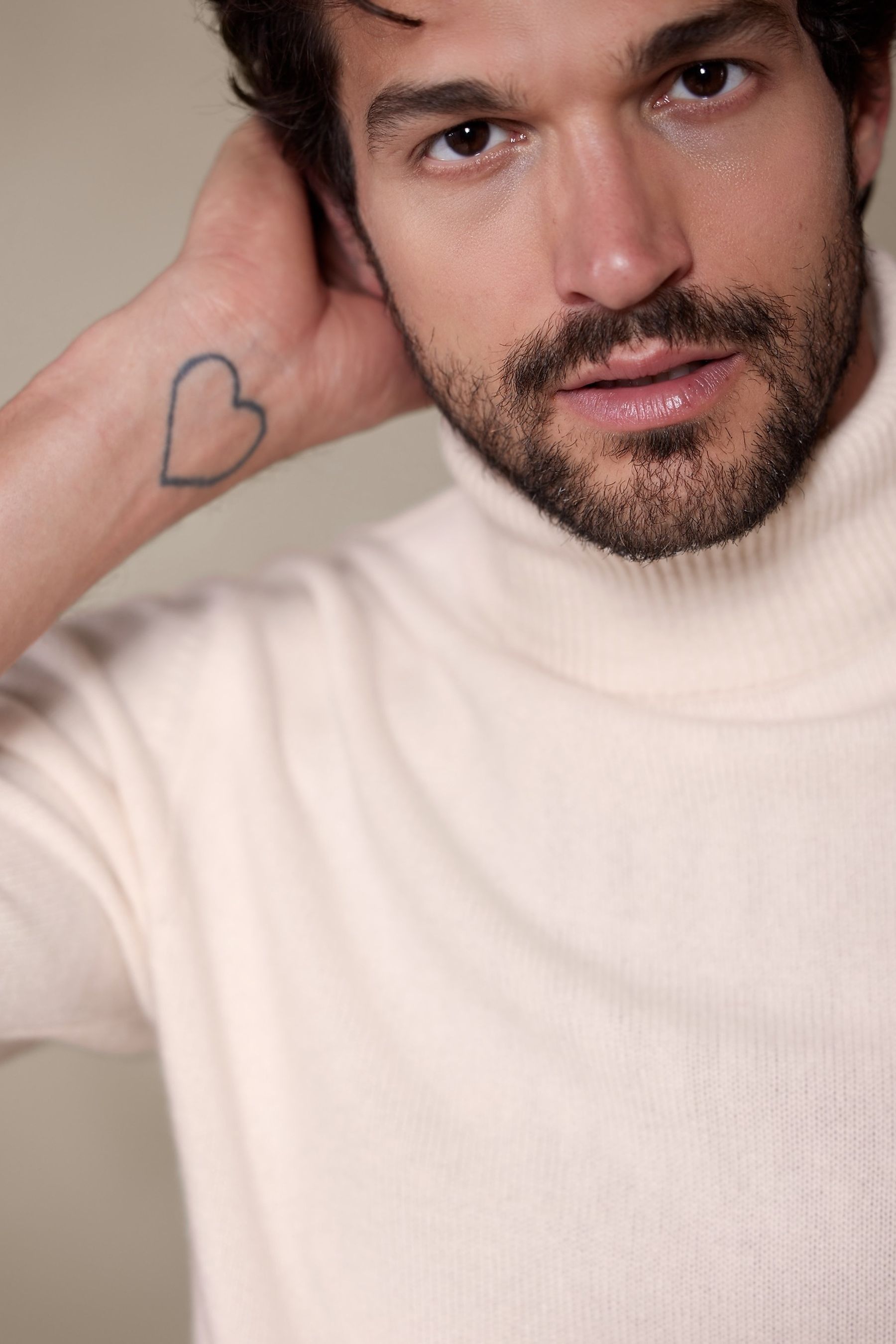 Banana republic white turtleneck top