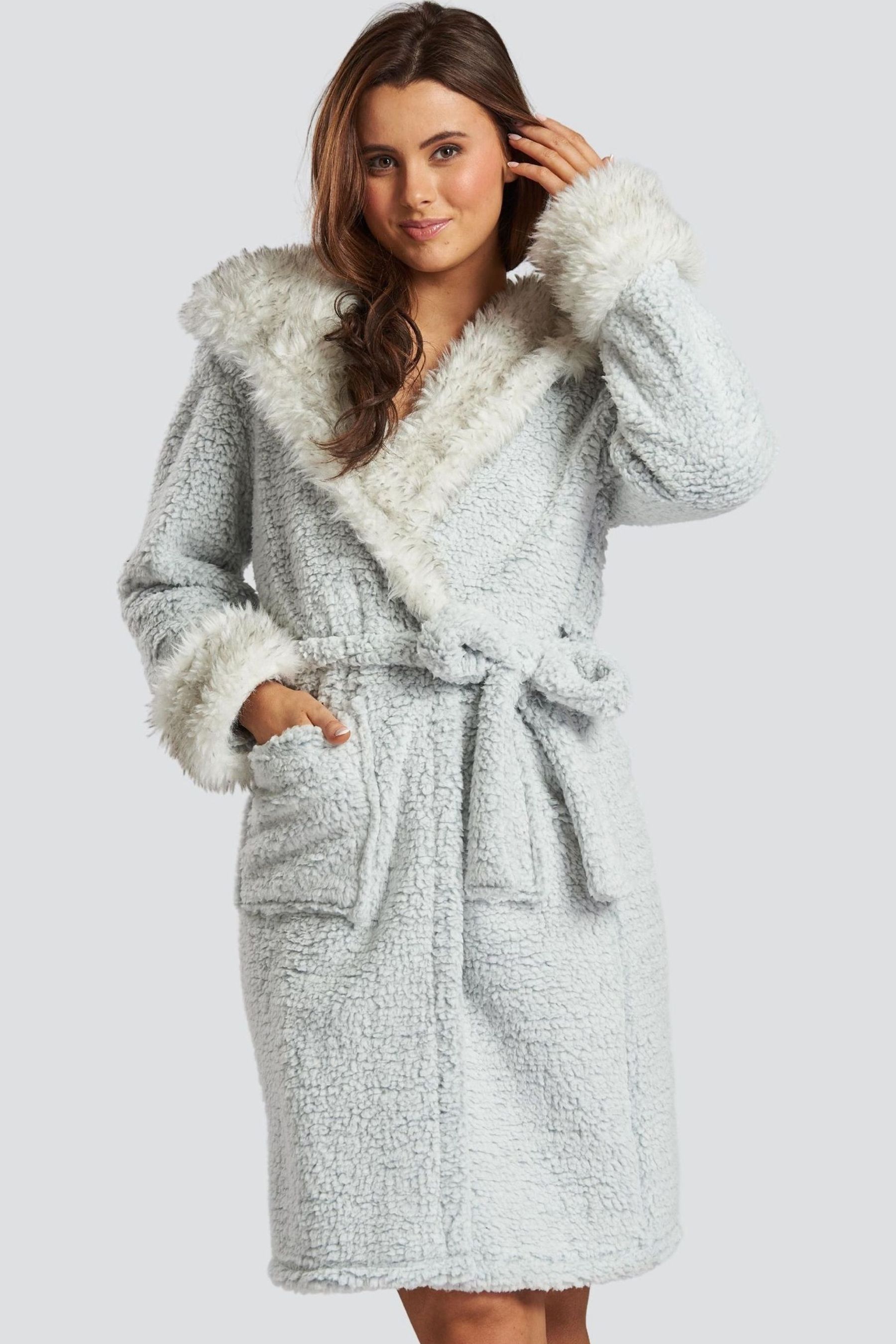 Faux fur hooded bath robe outlet