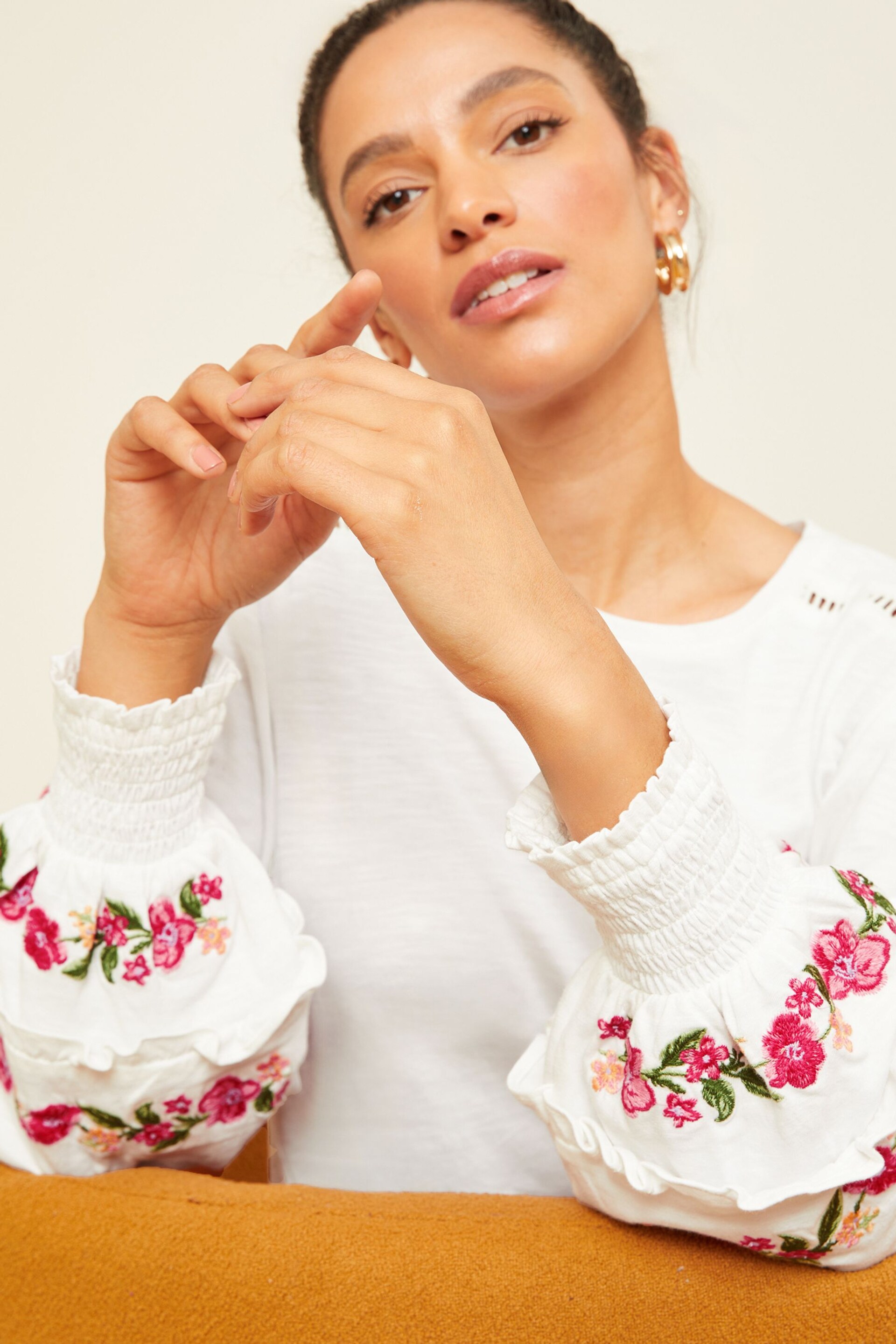 Love & Roses White Embroidered Puff Sleeve Jersey T-Shirt - Image 2 of 4