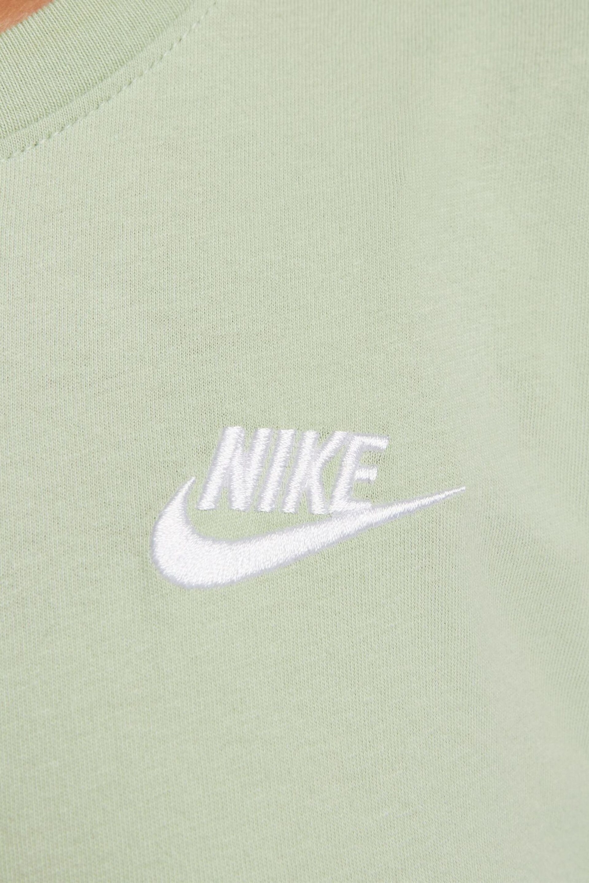 Nike Green Sportswear Club Essentials T-Shirt - Image 4 of 6