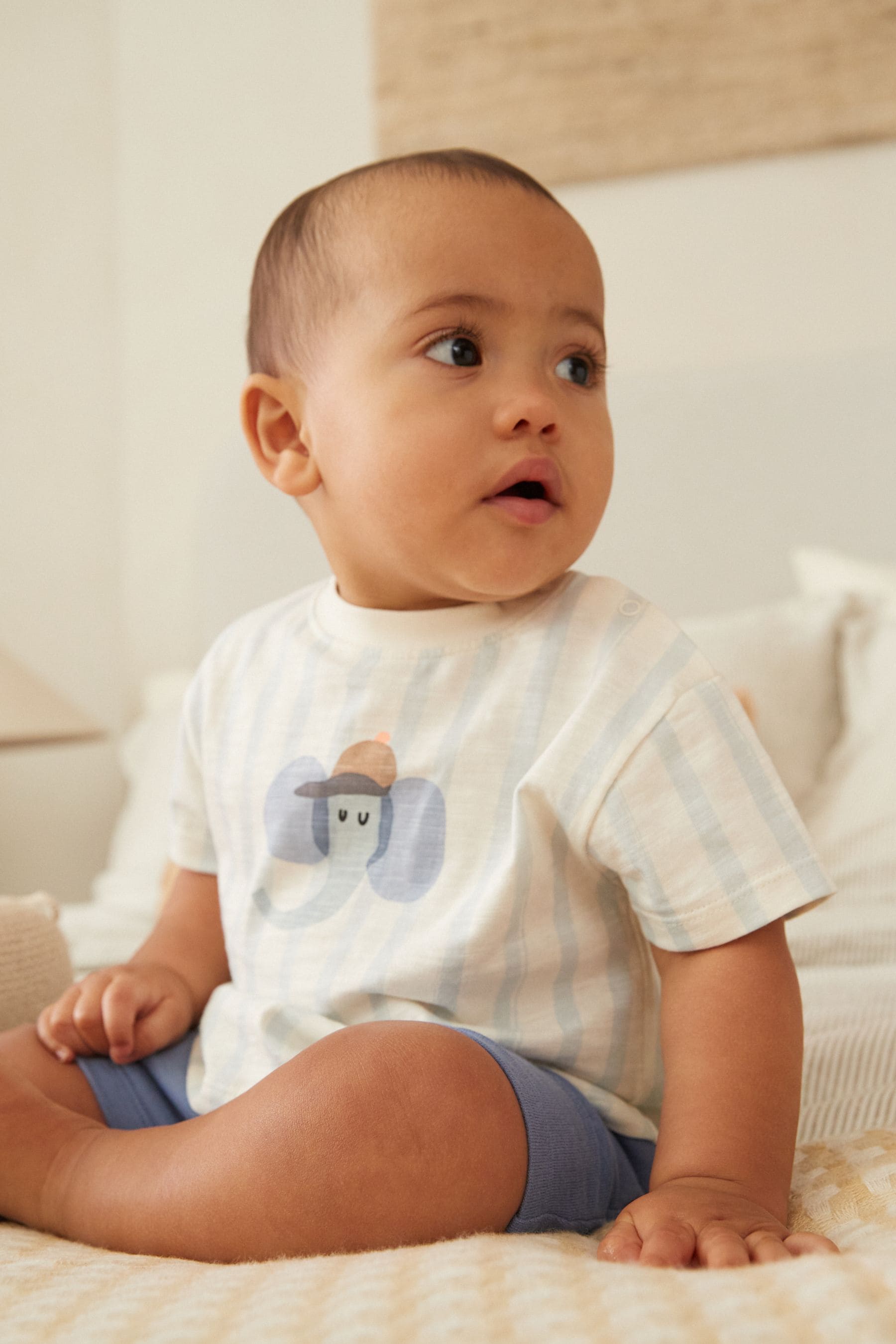 Acheter Bleu a motifs elephant Ensemble T shirt et short pour bebe 2 Pieces from Next Canada
