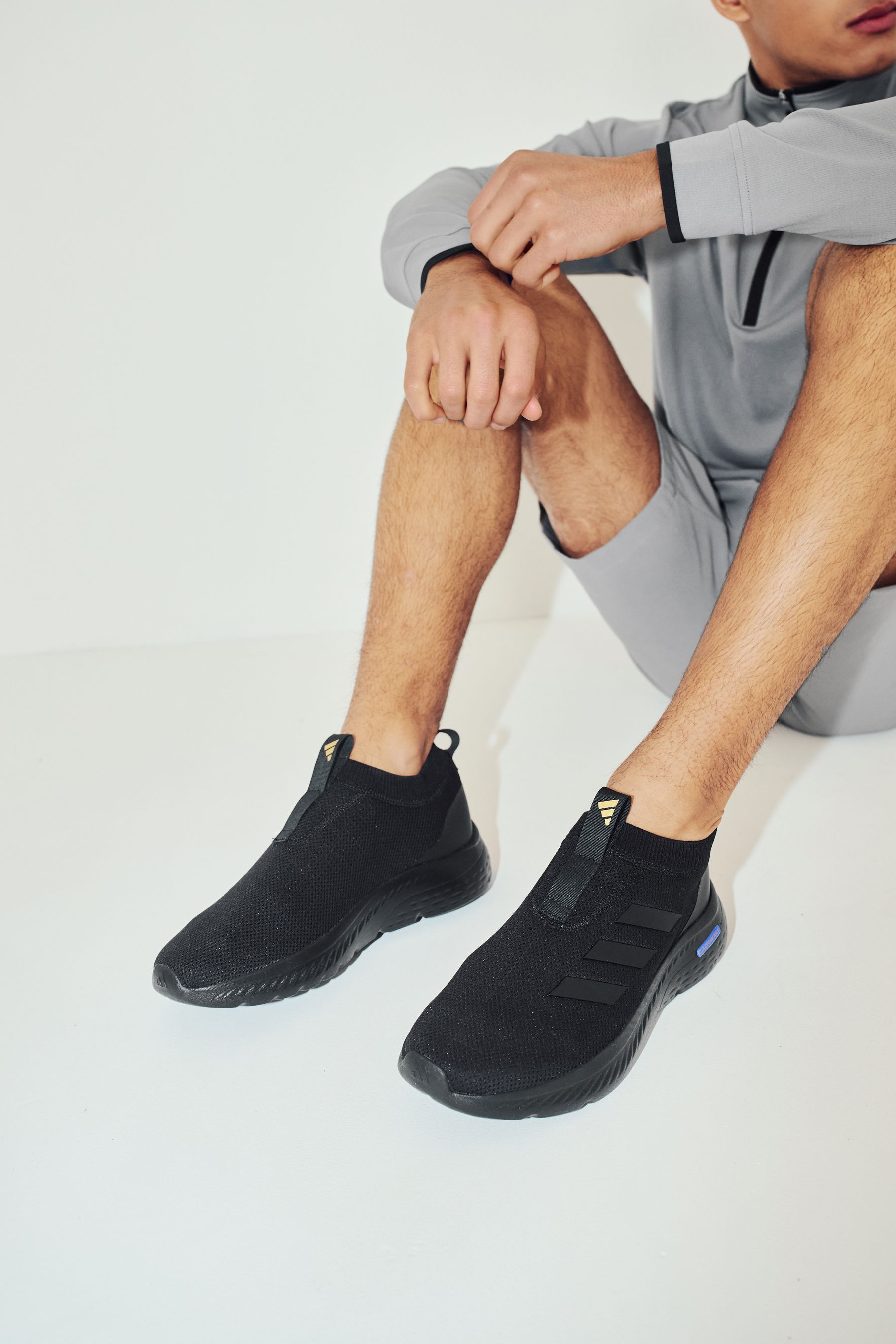 Mens cloudfoam black trainers outlet