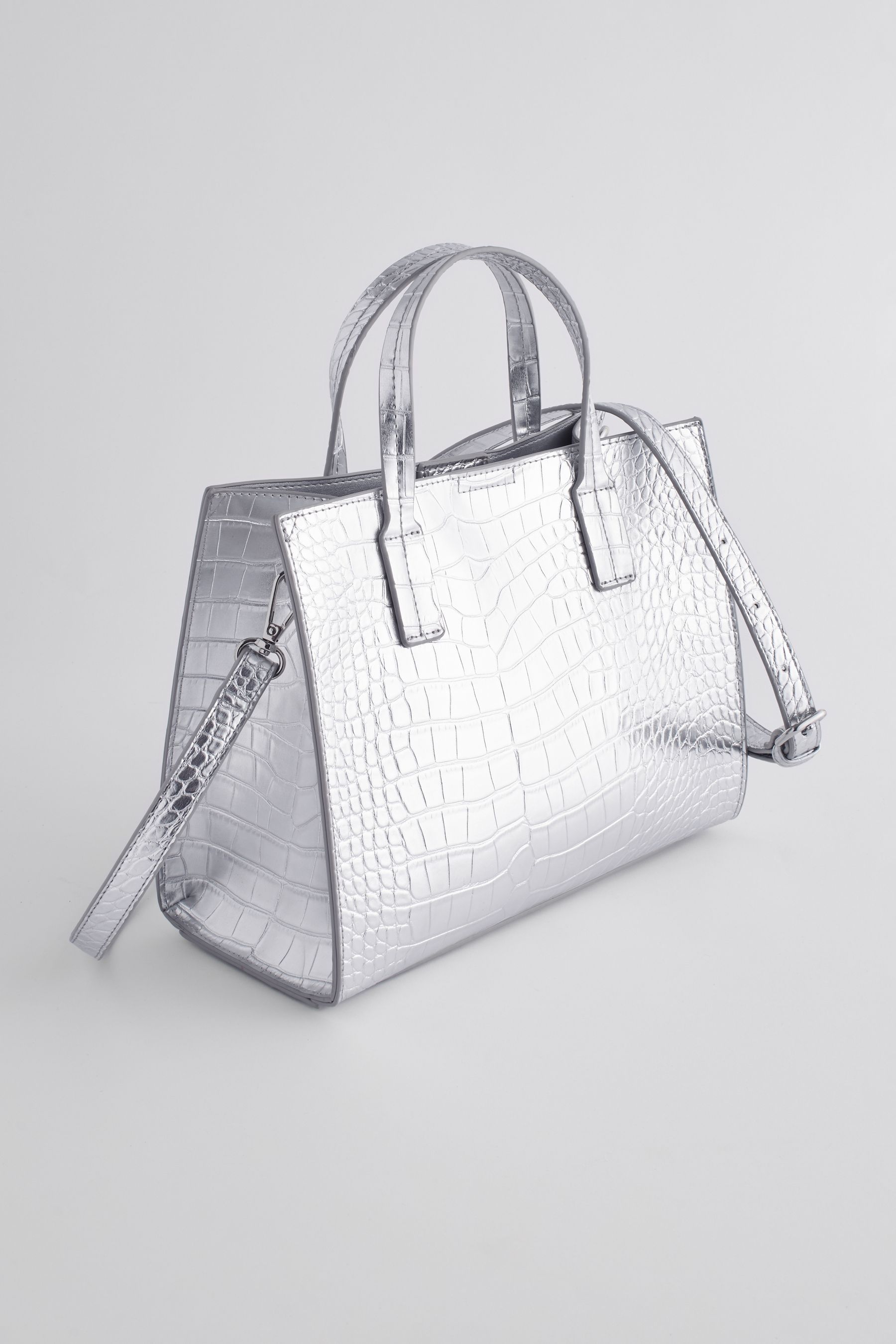 Silver tote bag with zip outlet