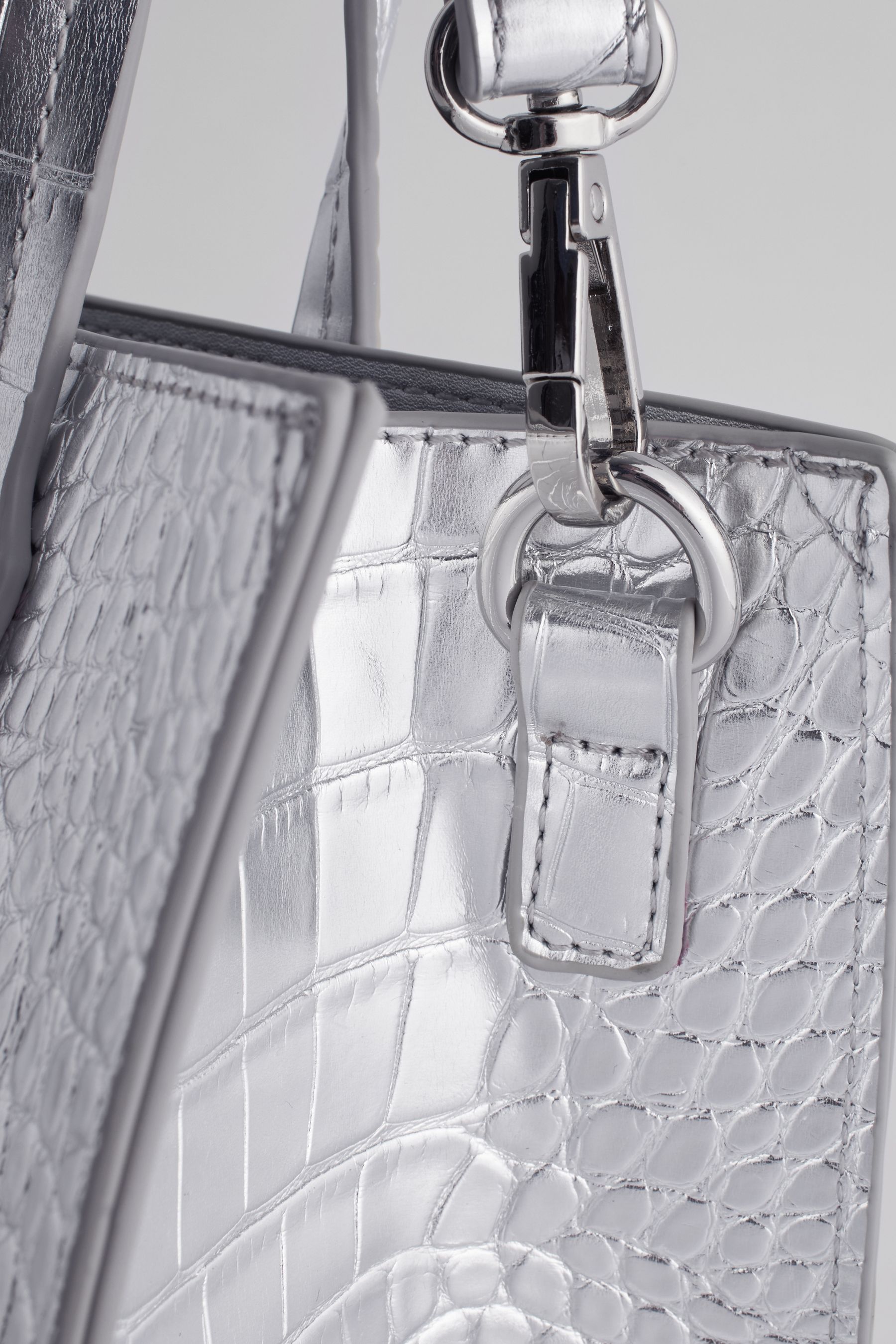Silver tote bag with zip 2025
