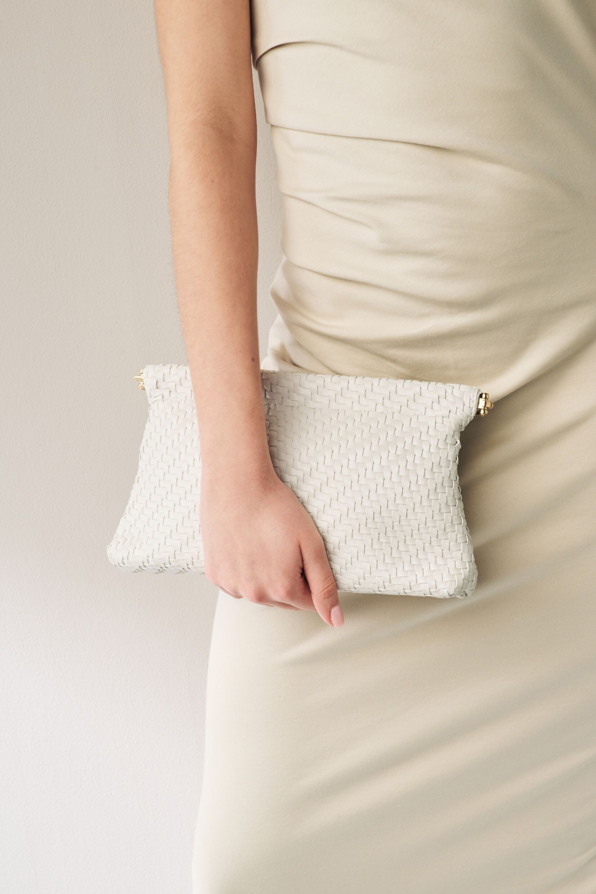 White Weave Clutch Bag - Image 3 of 9