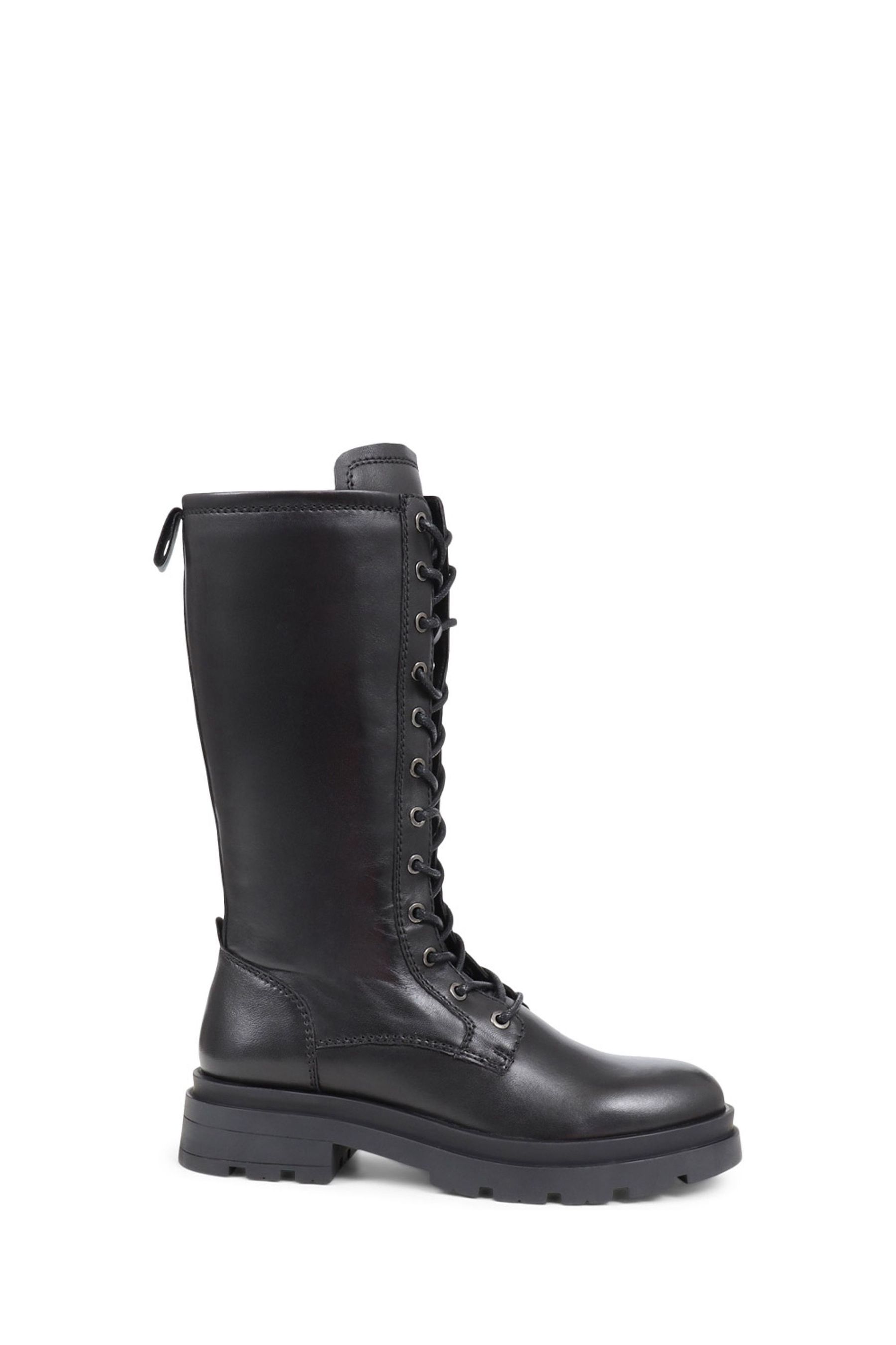 Jones bootmaker victoria shop