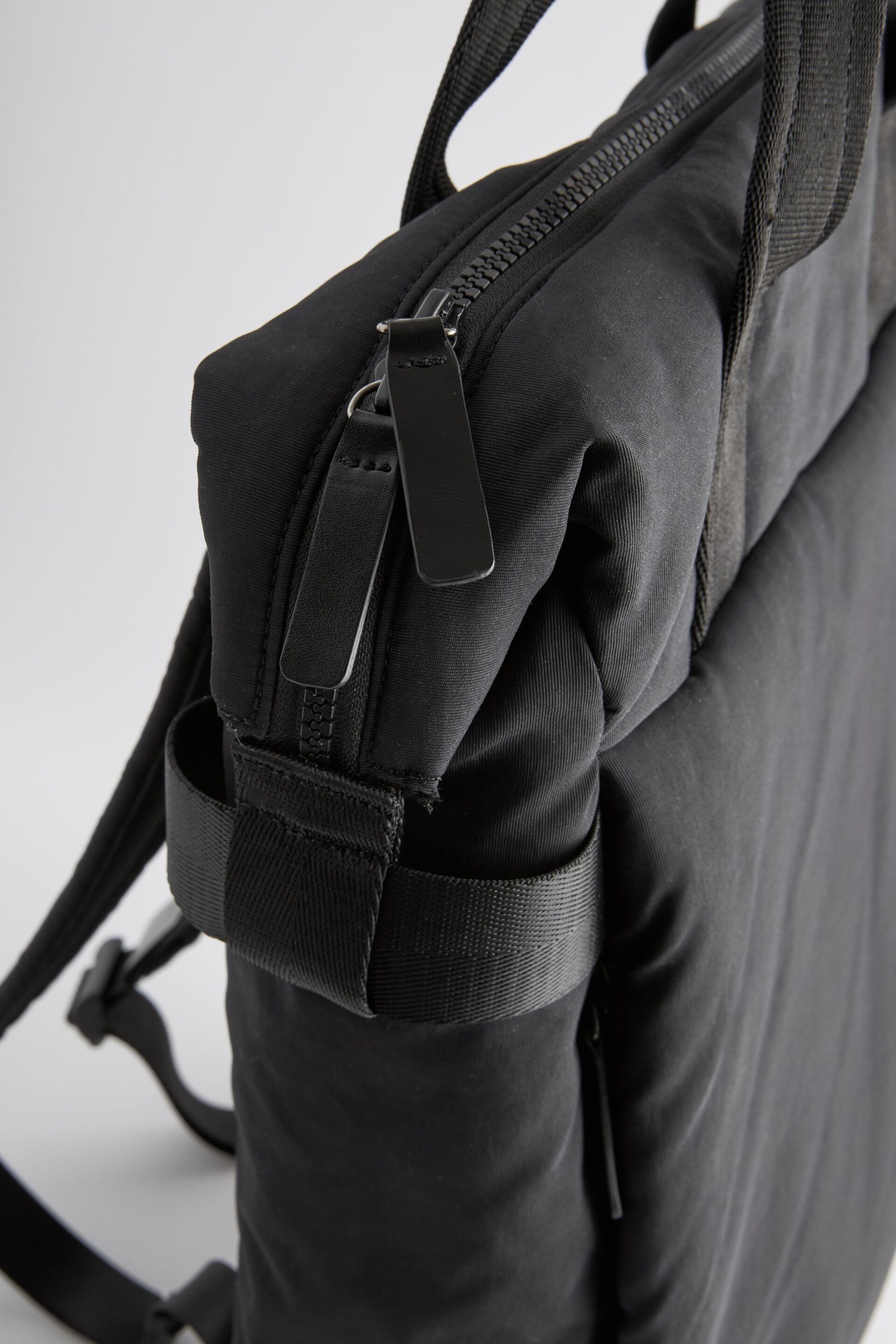 Black Nylon Rucksack - Image 5 of 8