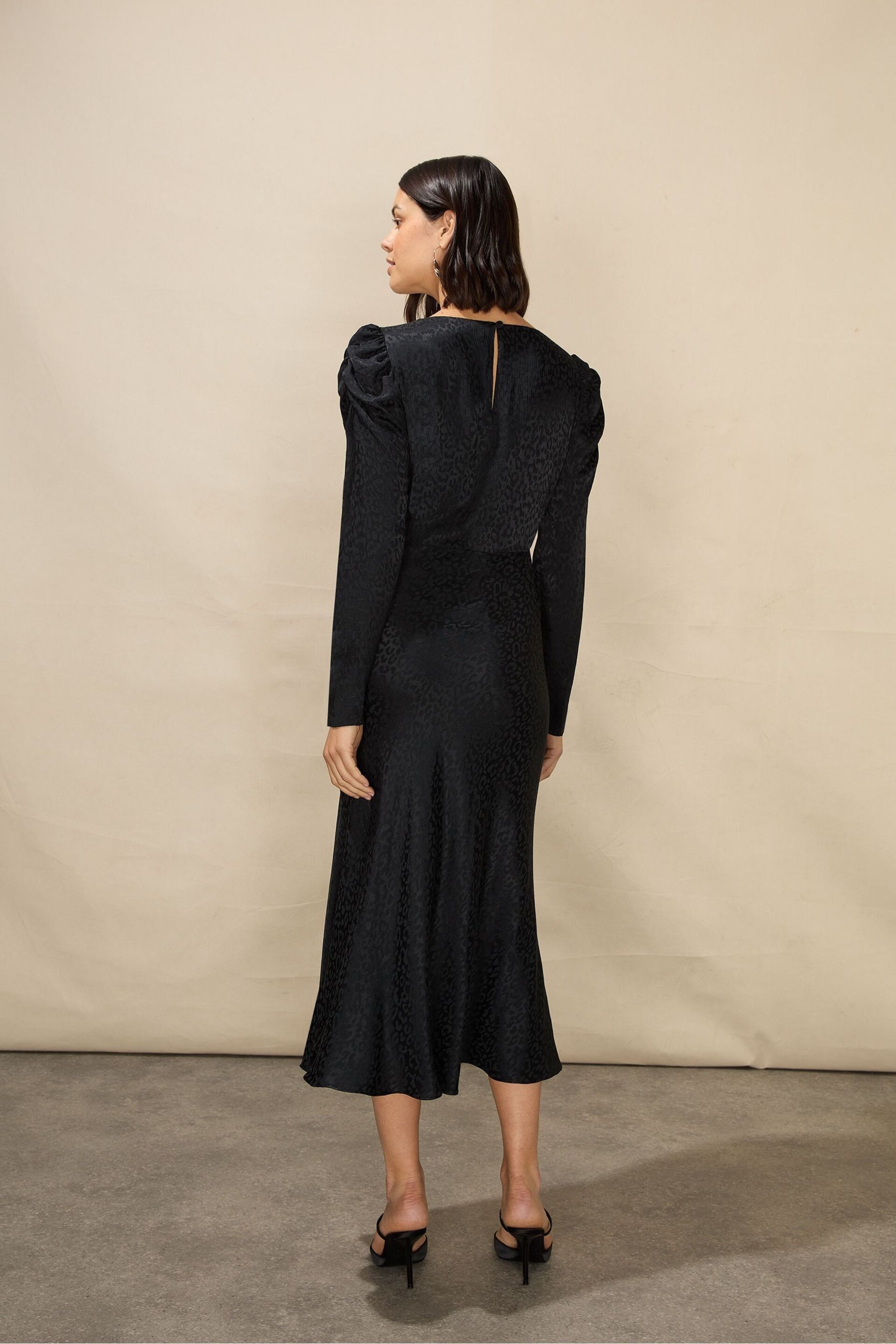 Ro&Zo Petite Satin Jacquard Puff Sleeve Black Dress - Image 2 of 4
