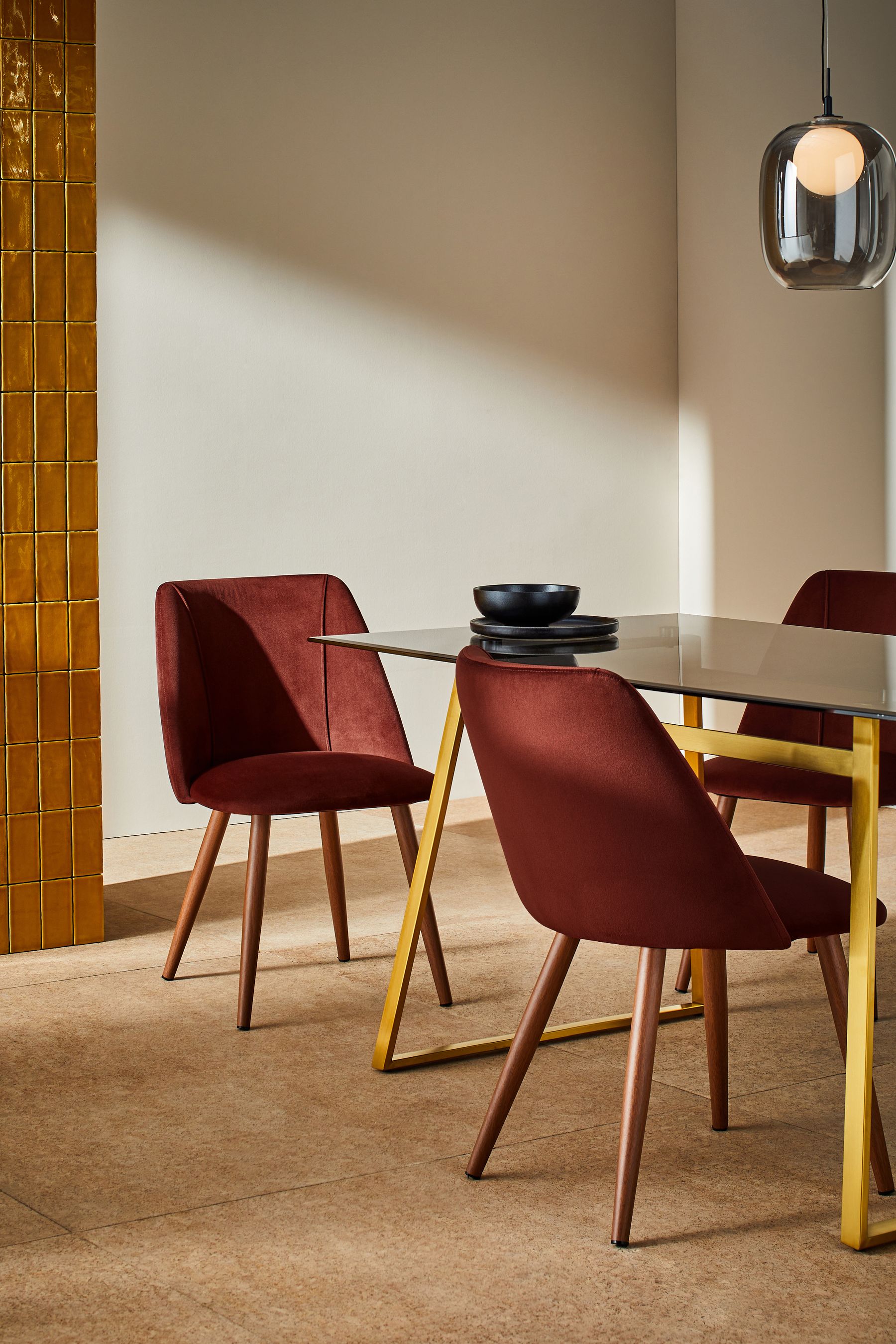 Walnut legs dining chairs 2025