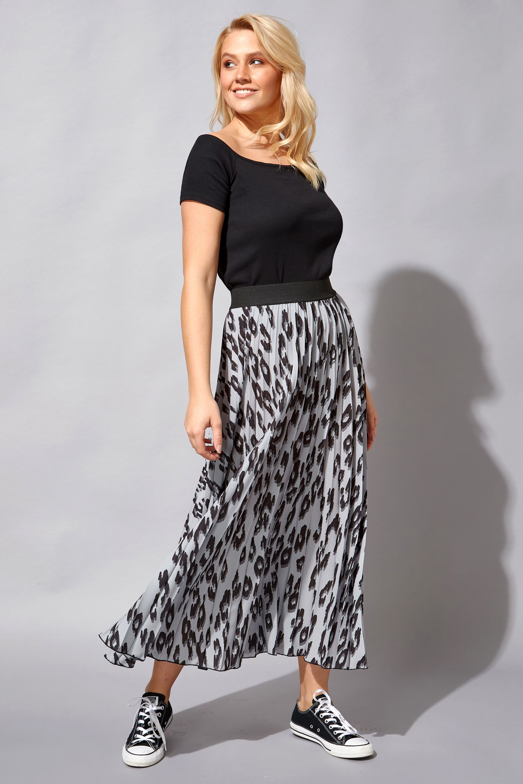 Grey animal print pleated skirt 2025