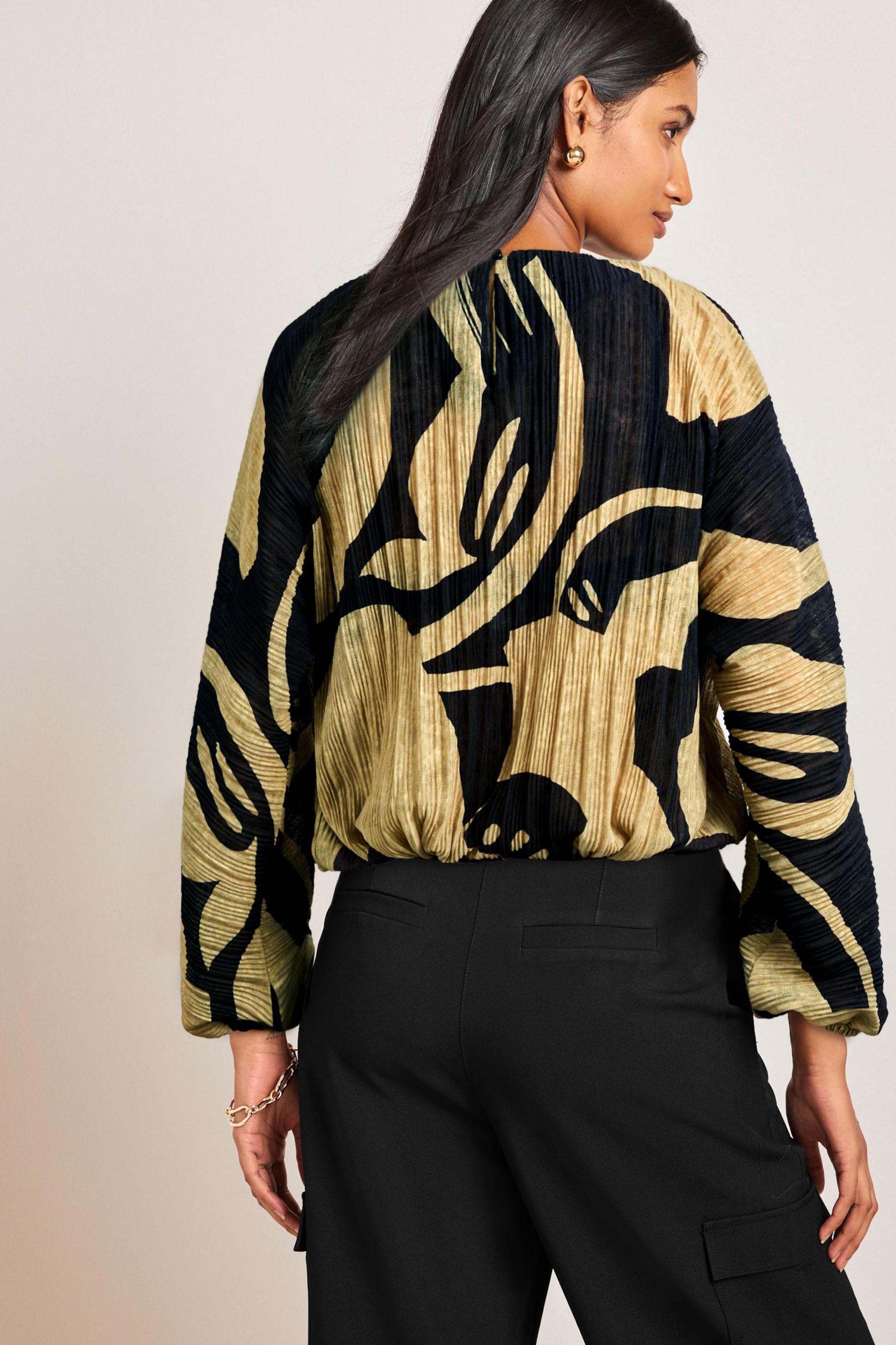 Khaki Green/Black Print Long Sleeve Trim Blouse - Image 4 of 6