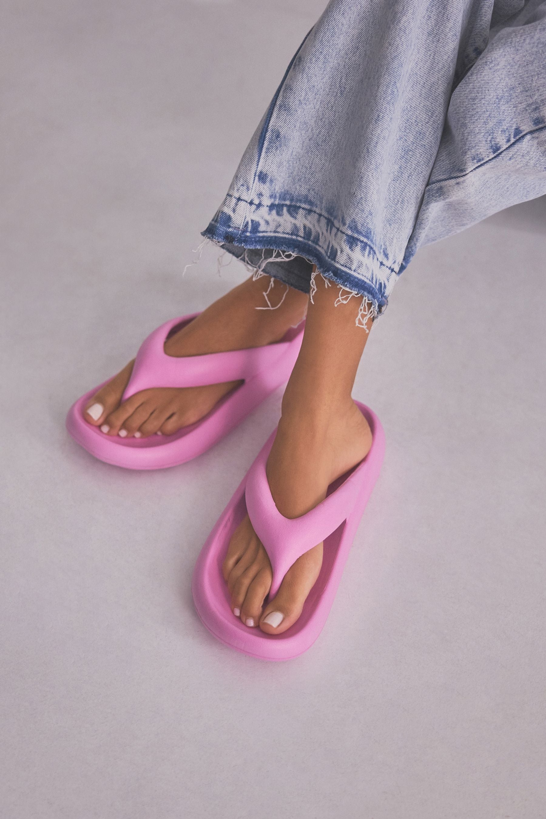 Chunky flip flops store