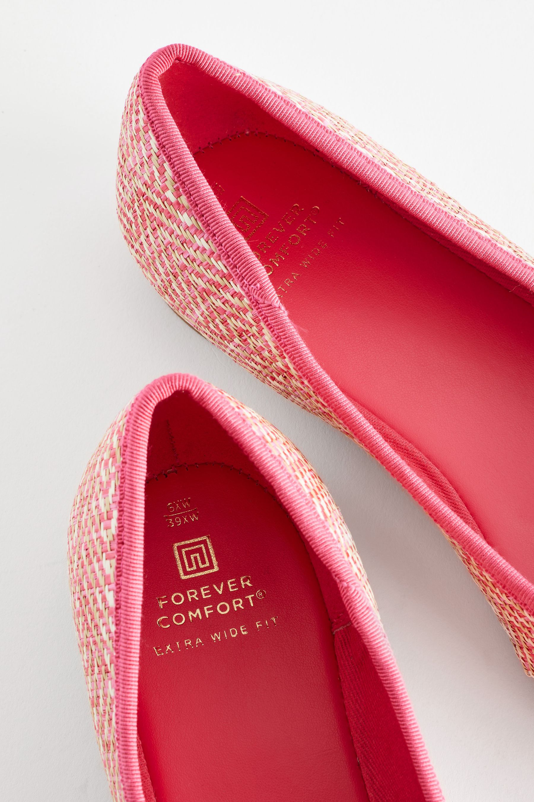 Extra wide flat dress shoes deals