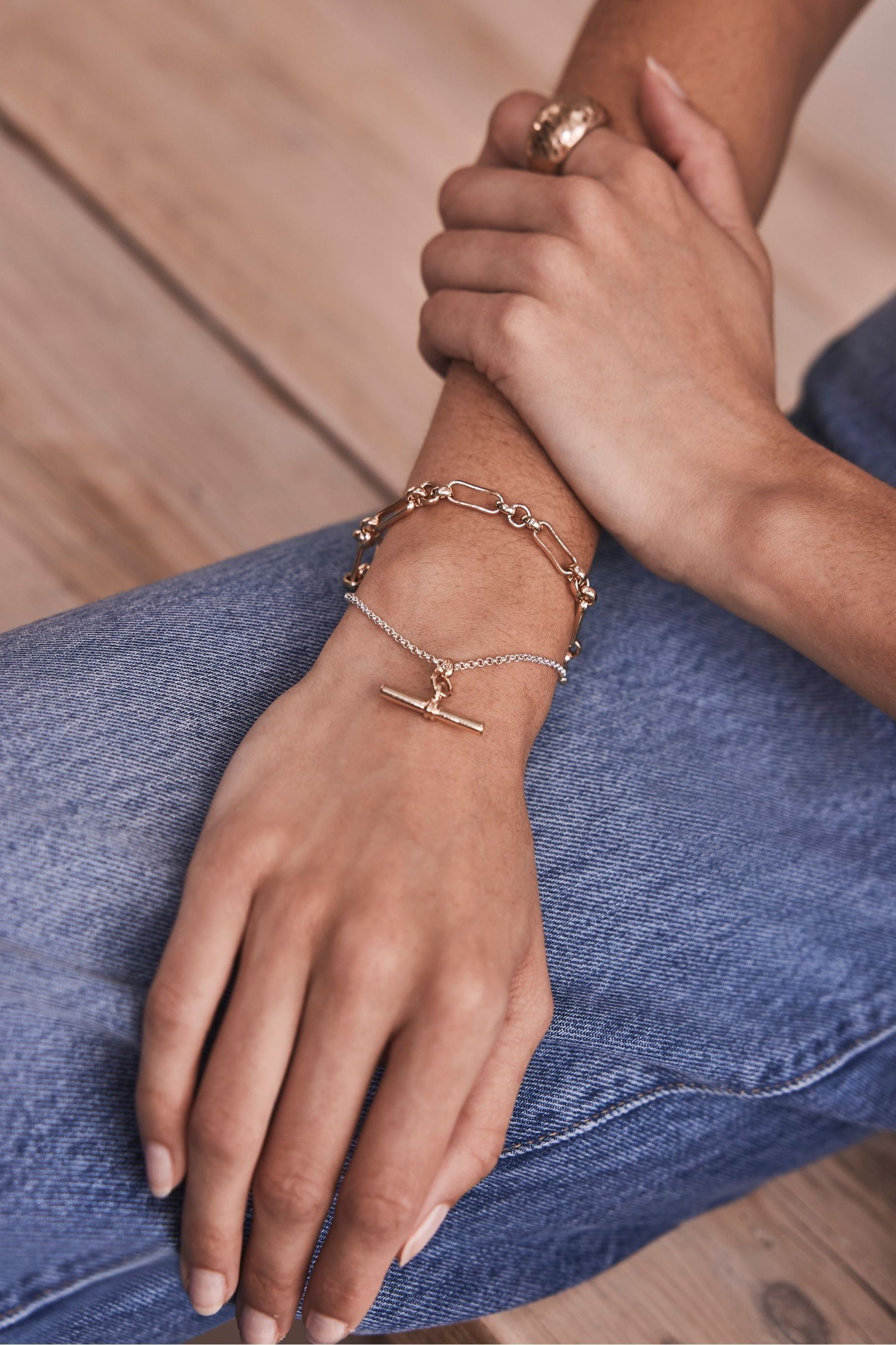 Velvet bracelet top