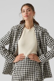 VERO MODA Black Boucle Dogtooth Tailored Blazer - Image 4 of 5