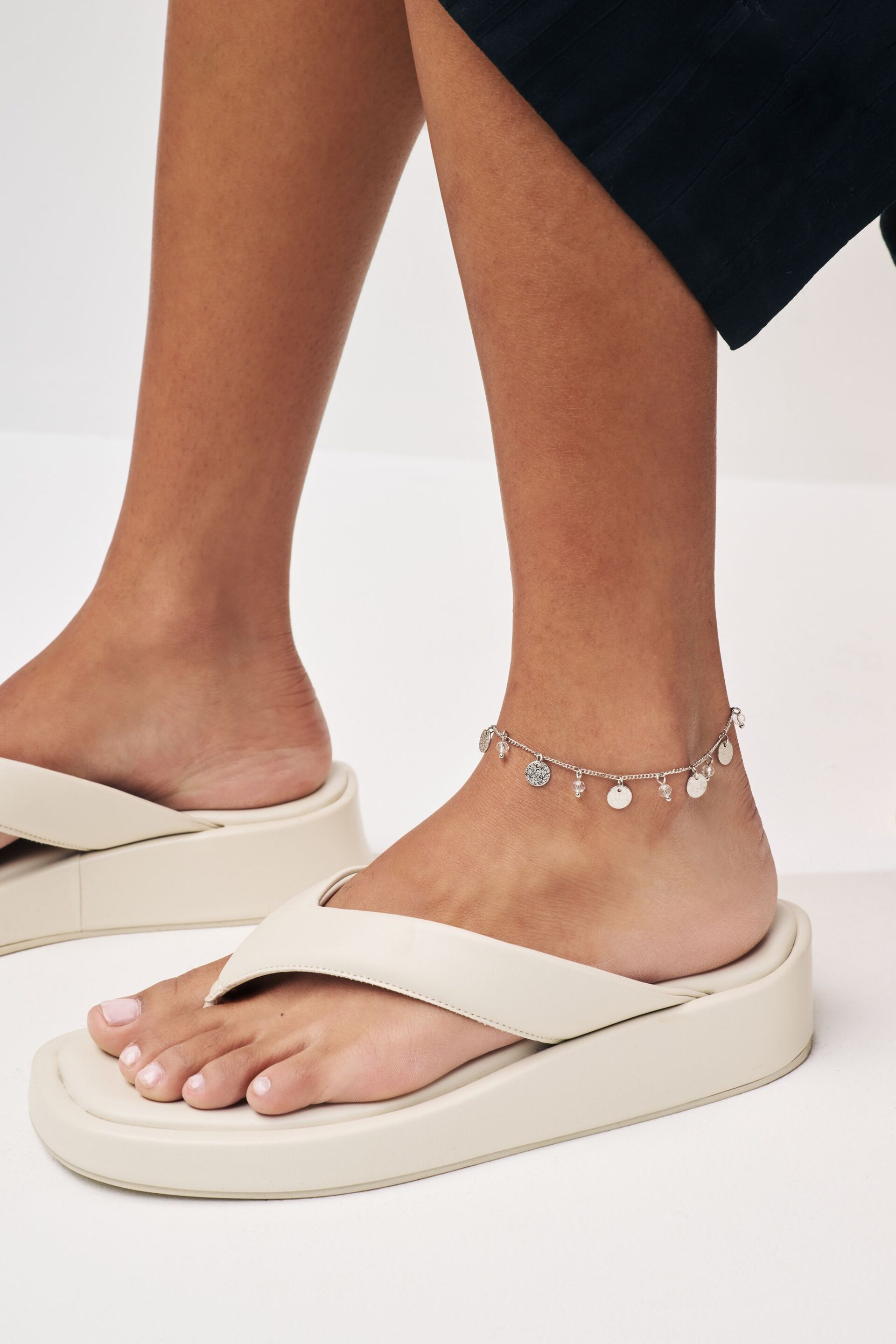 Silver Tone Disc Anklet - Image 3 of 4