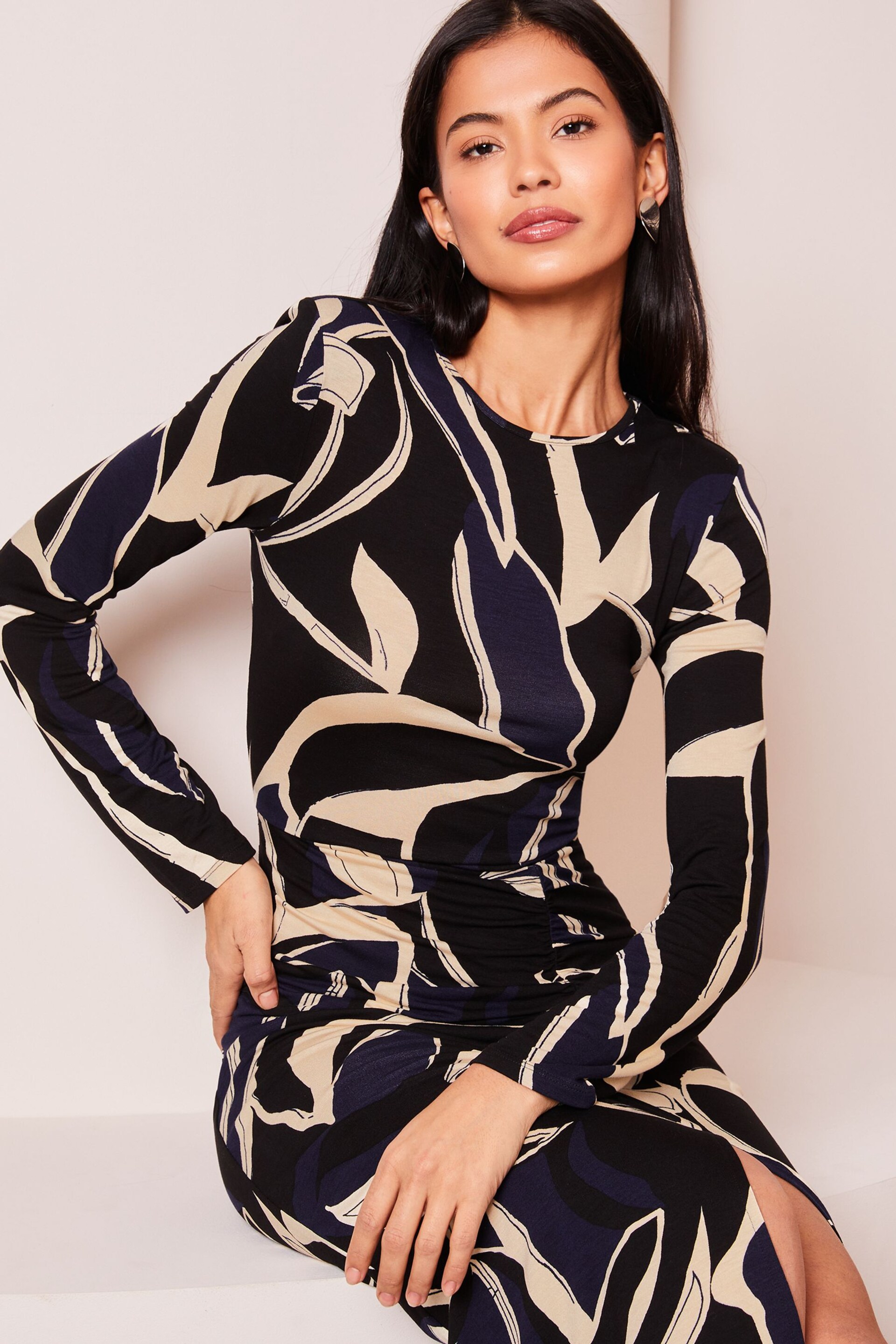 Lipsy Navy Blue Ruched Side Long Sleeve Printed Midi Dress - Image 4 of 4