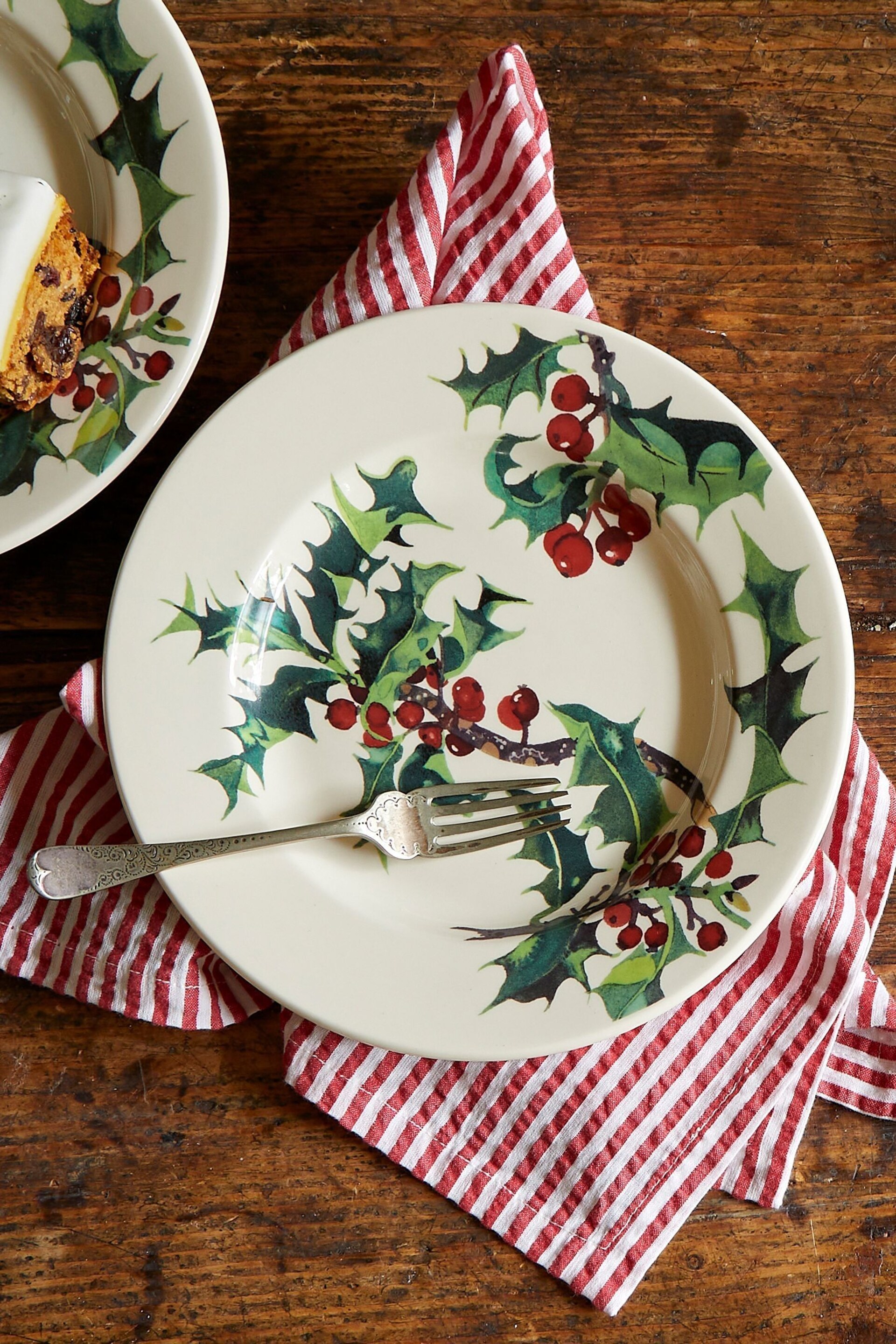 Emma Bridgewater Cream Holly 8 1/2 Inch Plate - Image 1 of 3