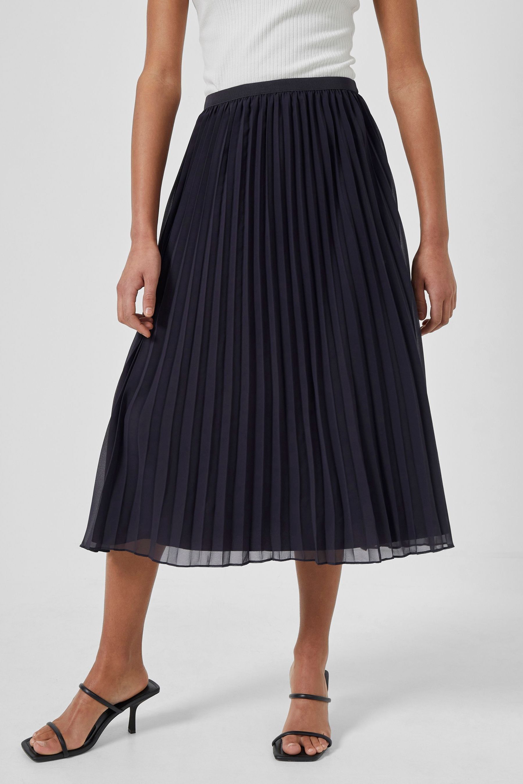 A skirt in french top
