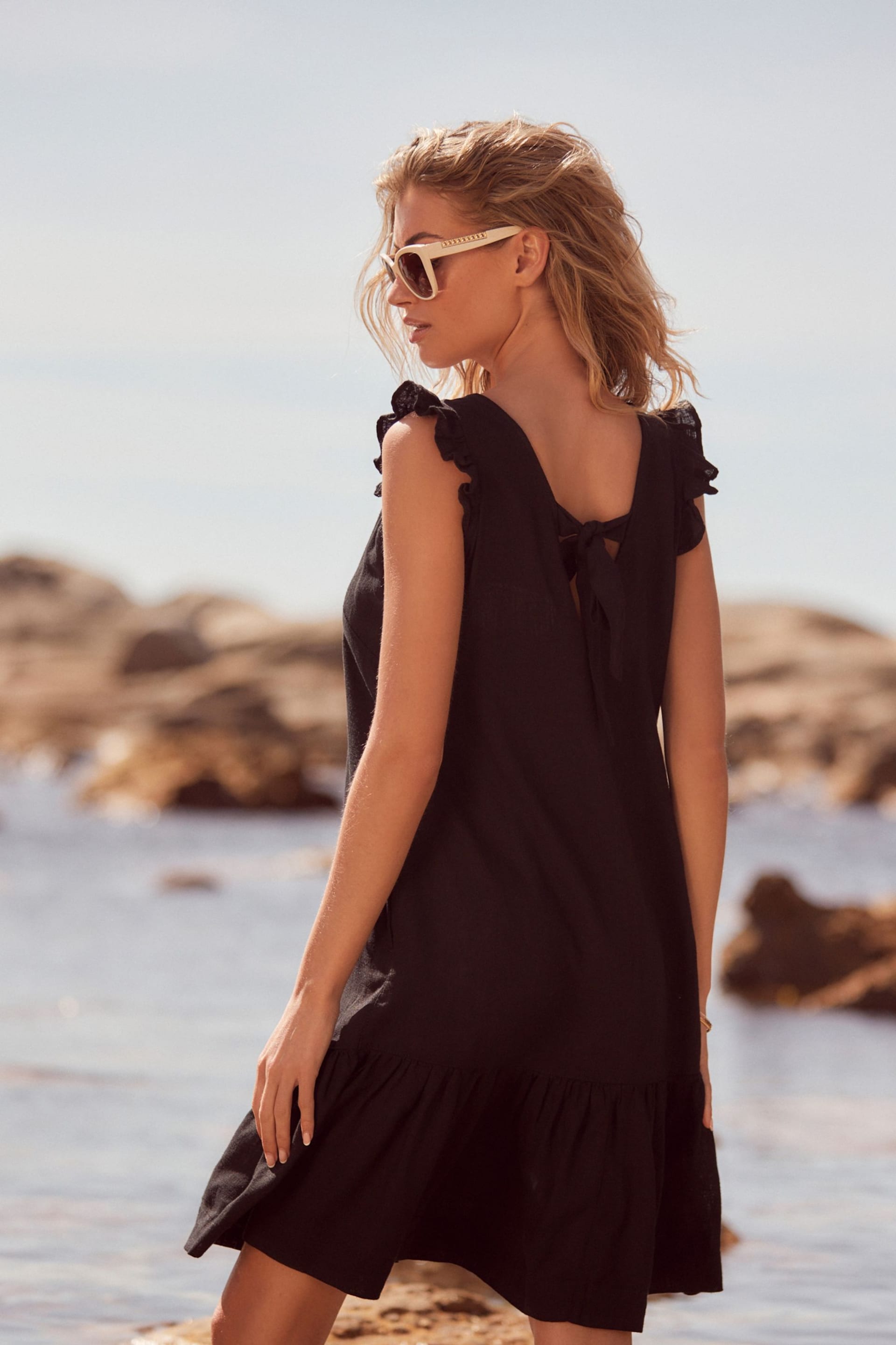 Black Linen V-Neck Blend Summer Sleeveless Shift Dress - Image 3 of 6