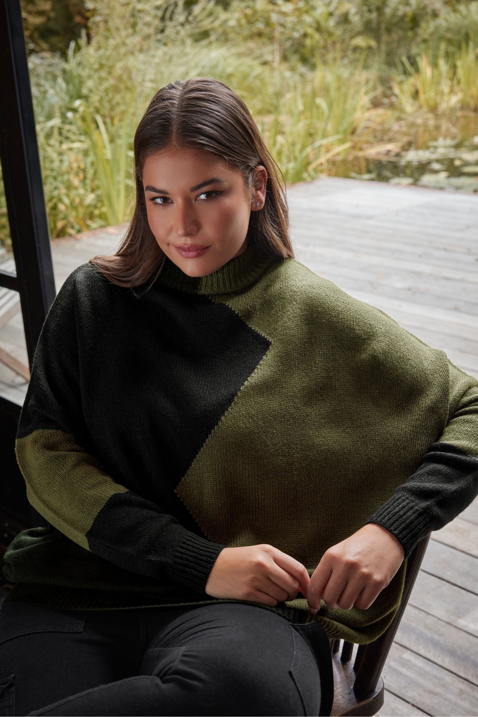 Yours Curve Green Oversize Colourblock Jumper - Image 1 of 5
