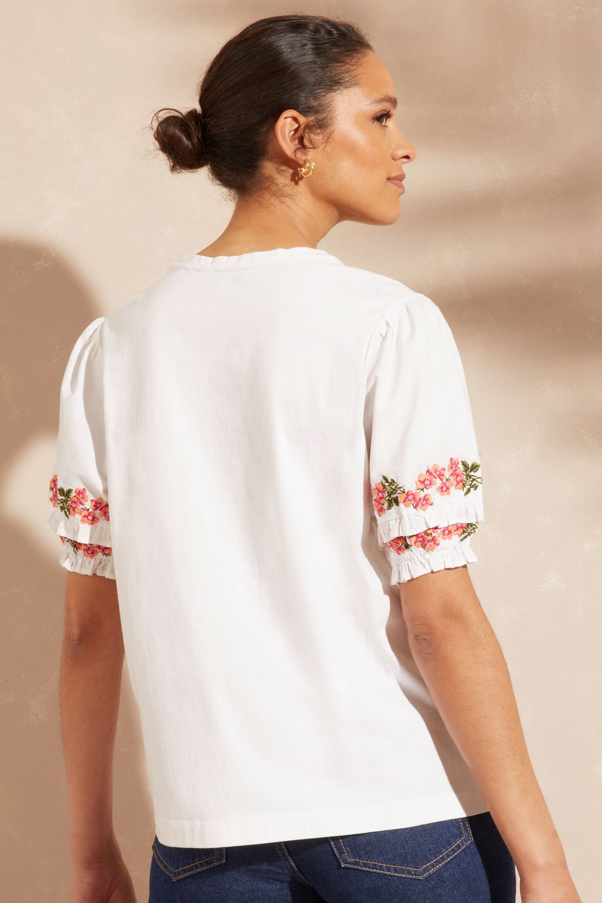 Love & Roses White Petite Embroidered Short Puff Sleeve Jersey T-Shirt - Image 3 of 4