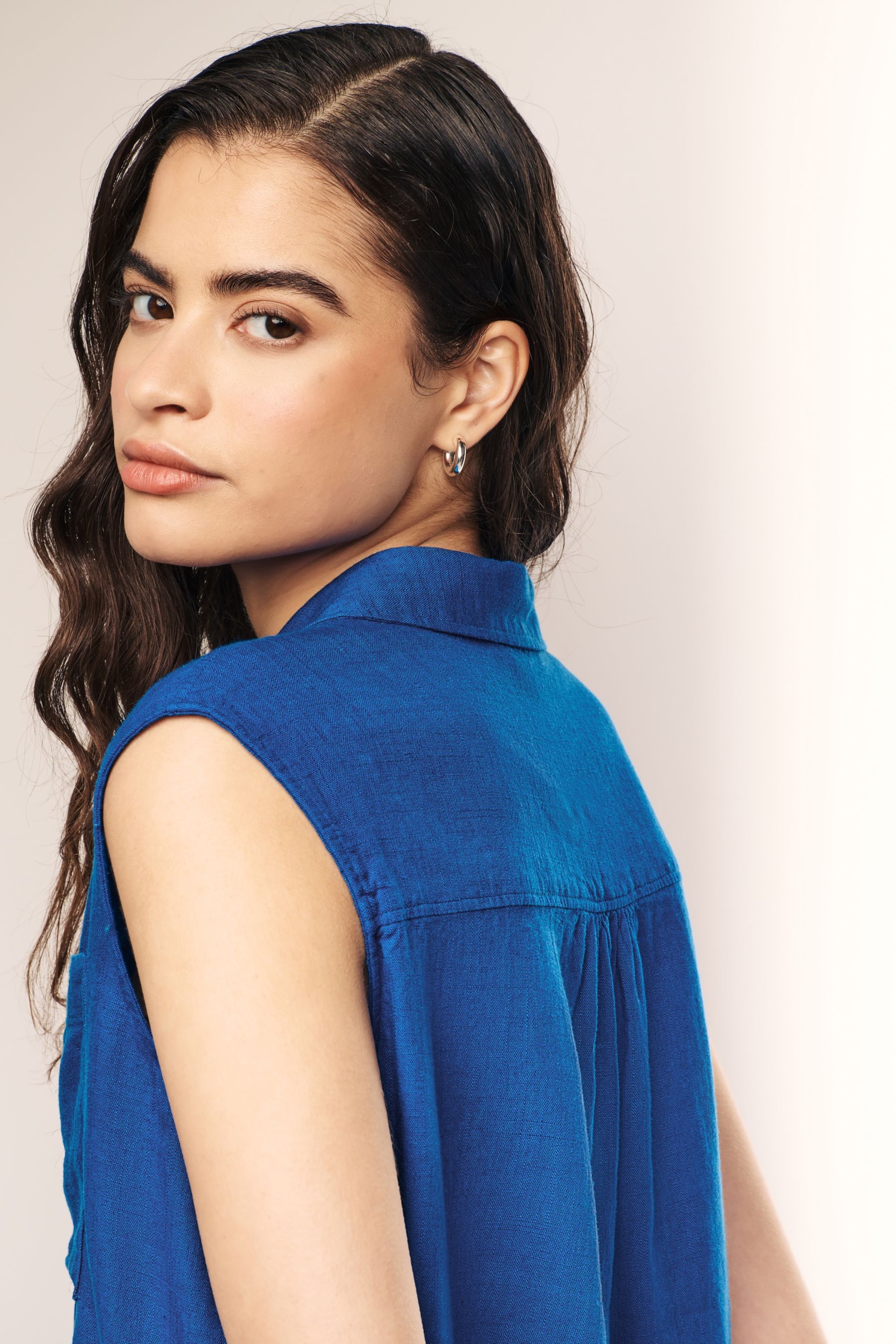 Cobalt Blue Sleeveless Ruched Side Linen Blend Shirt - Image 3 of 6