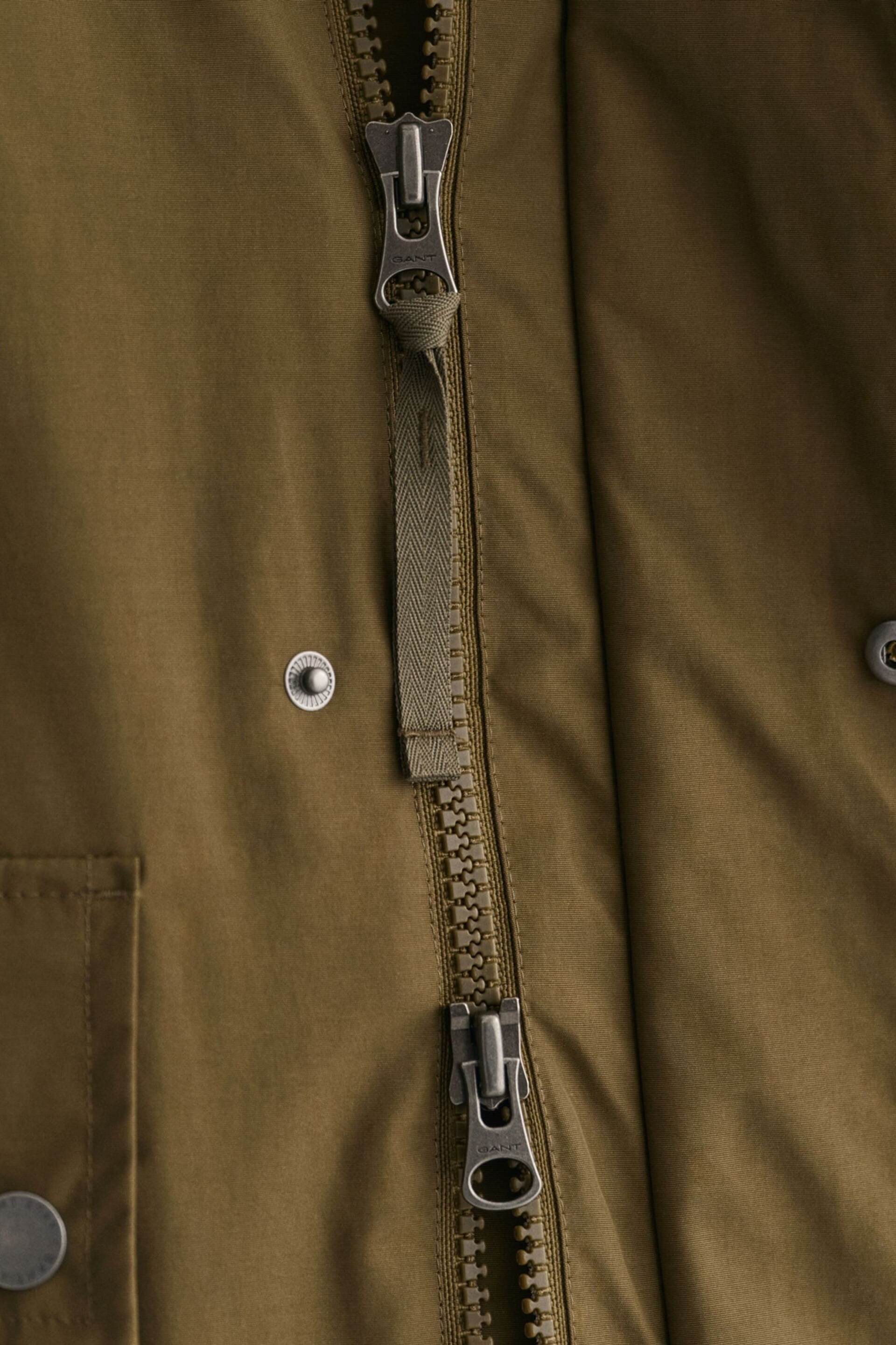 GANT Green Lightweight Water Repellent Mist Jacket - Image 11 of 12