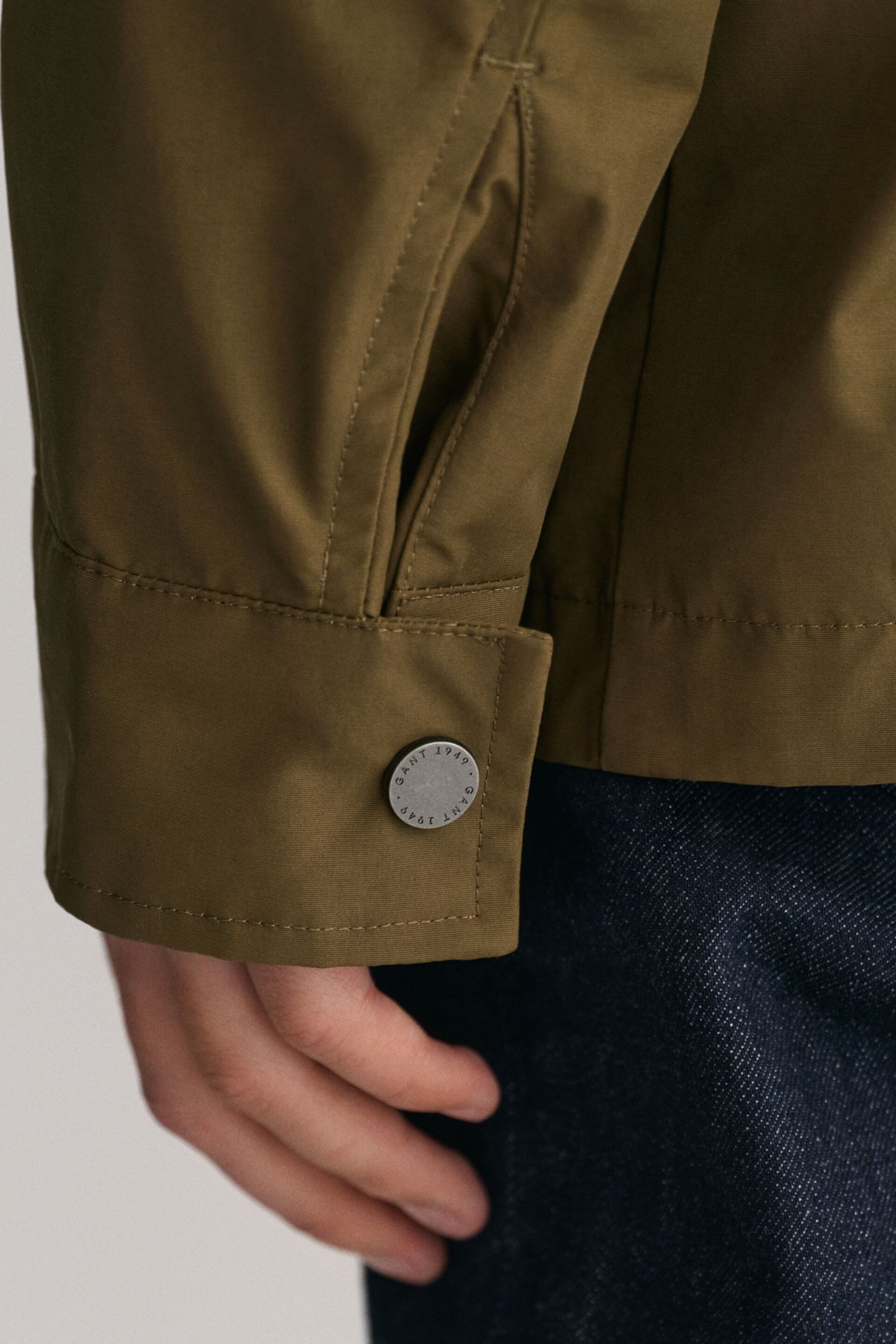 GANT Green Lightweight Water Repellent Mist Jacket - Image 5 of 12