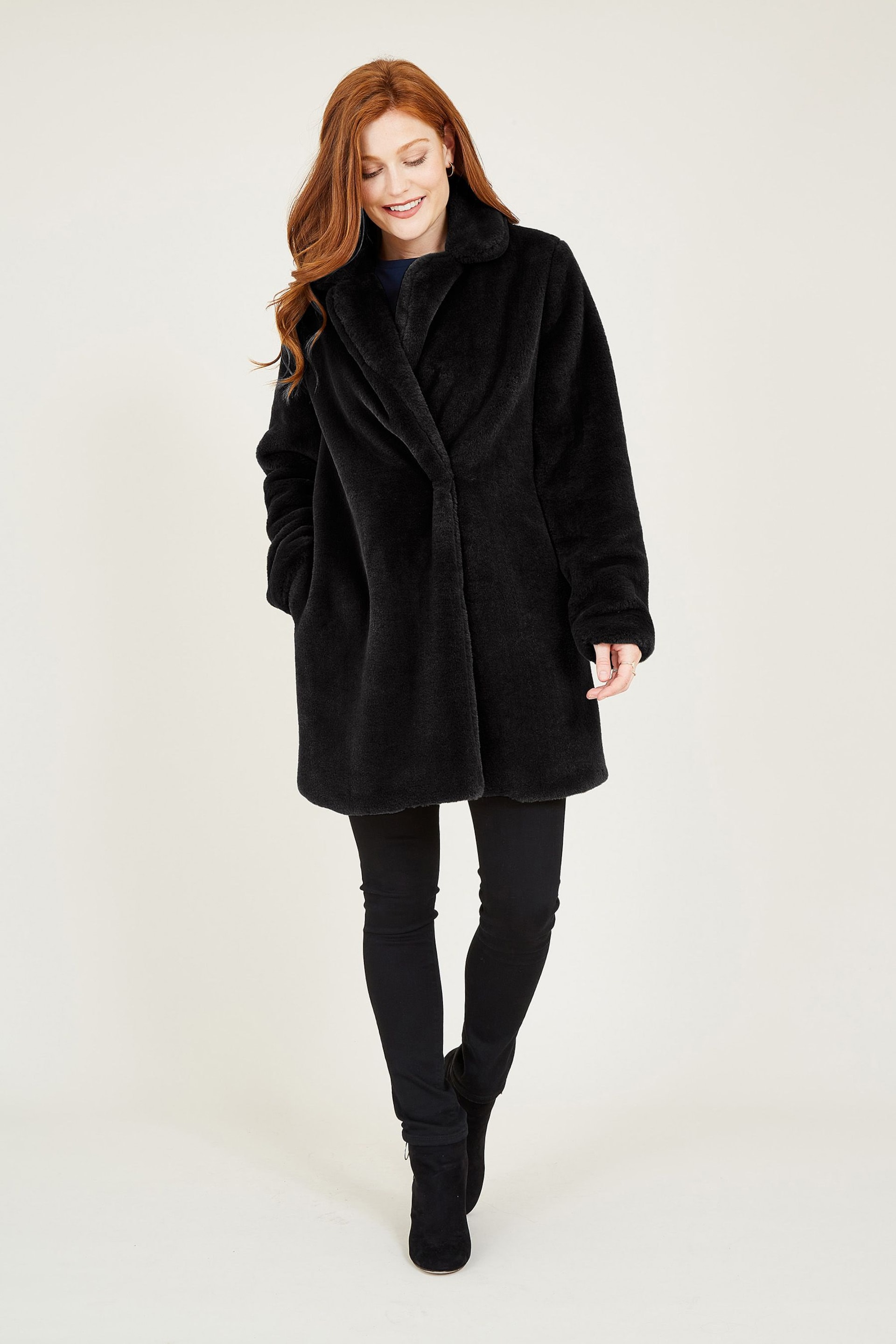 Yumi Black Faux Fur Coat - Image 3 of 5