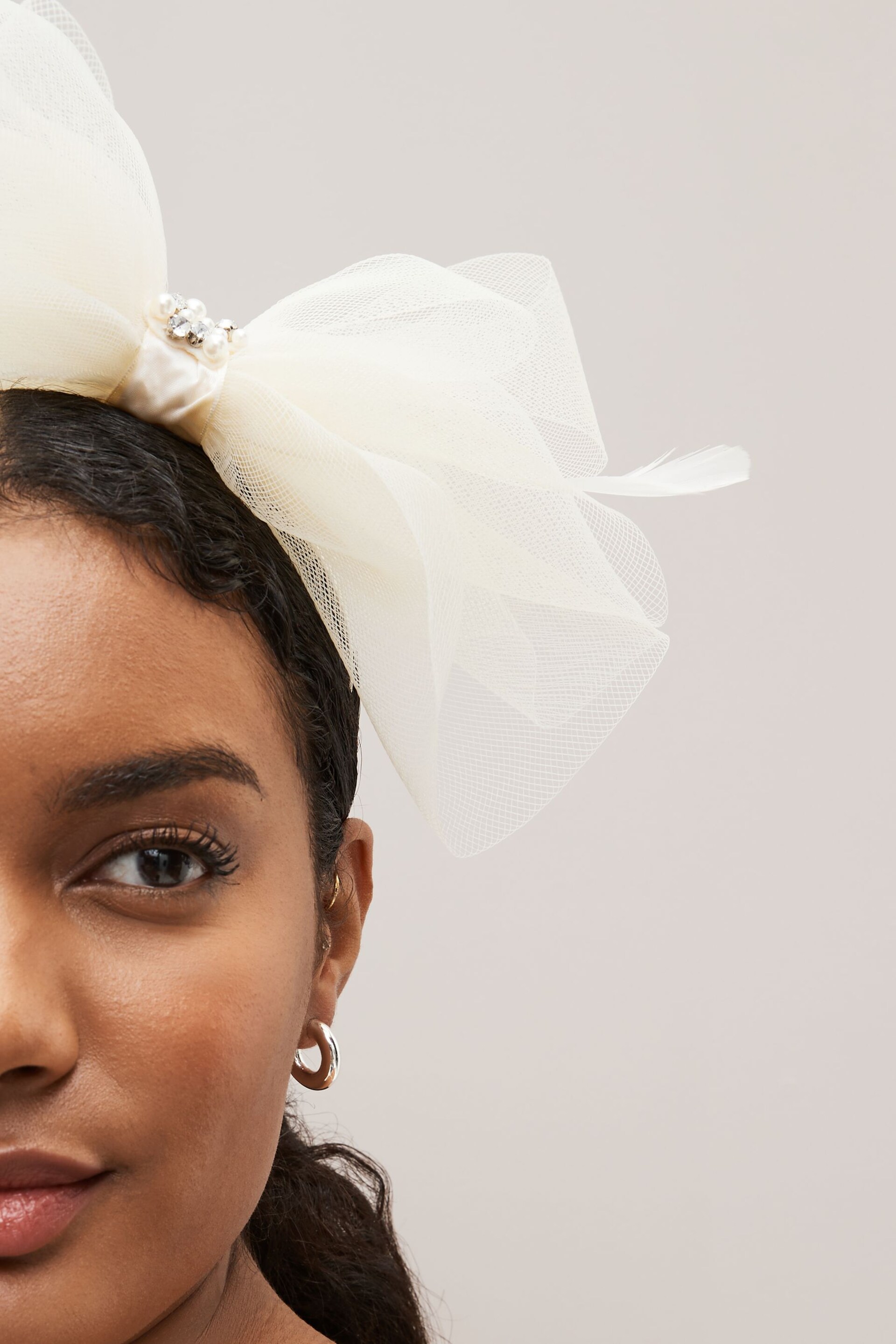 Ivory Wedding Fascinator - Image 2 of 3